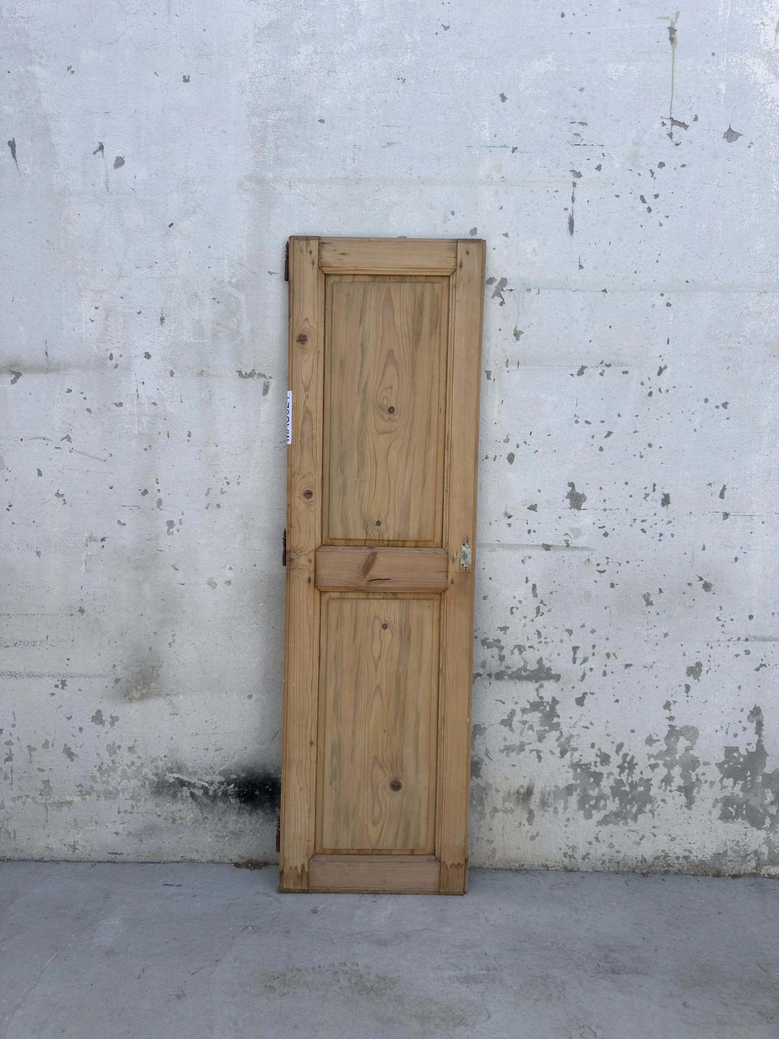 MAU021
Porte de placard ancienne
H. 1720 × L. 505 mm
1 vantail
Brut