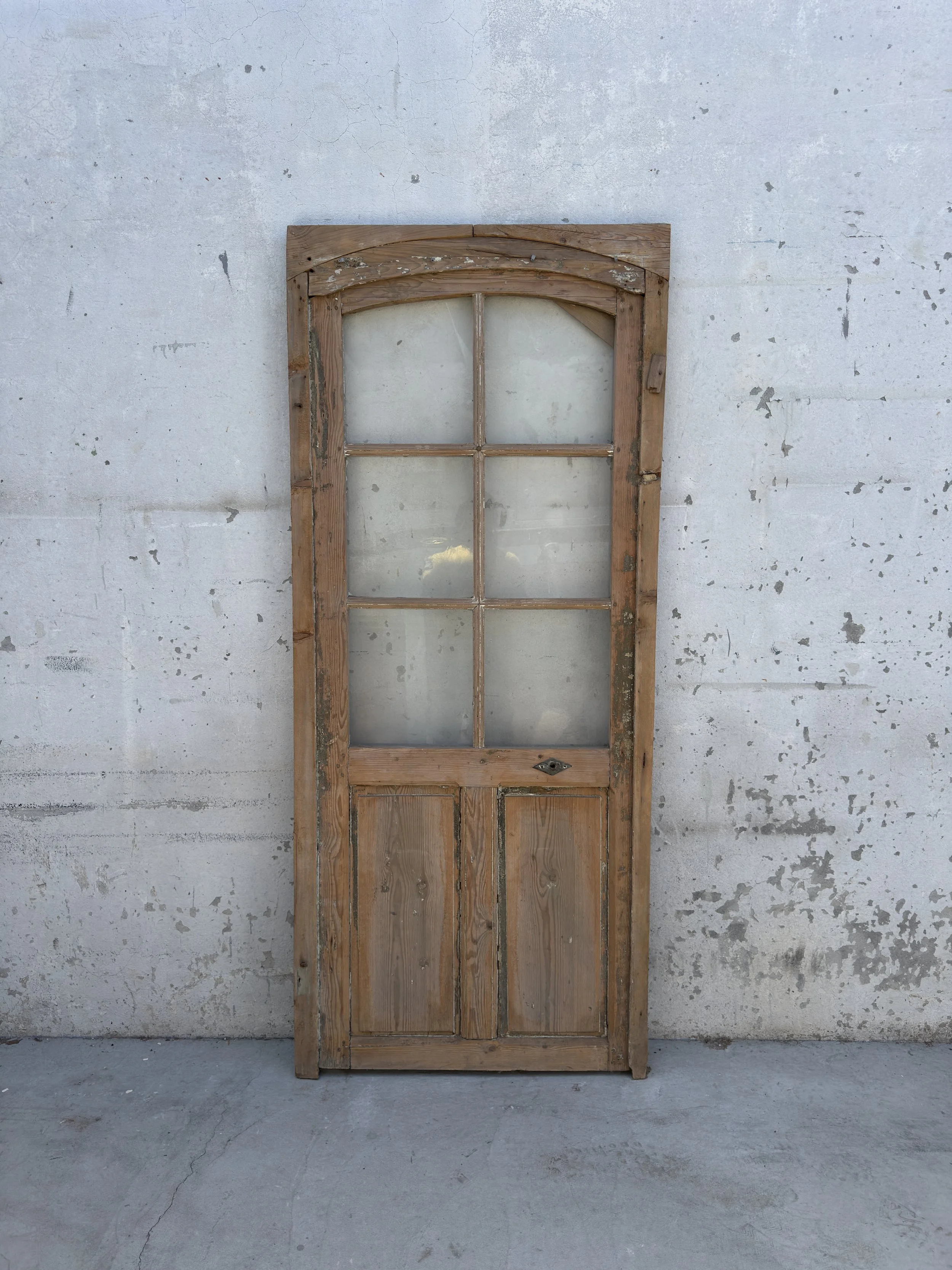 MAU058
Porte vitrée ancienne
H. 1990 × L. 855 mm
1 vantail
Brut
