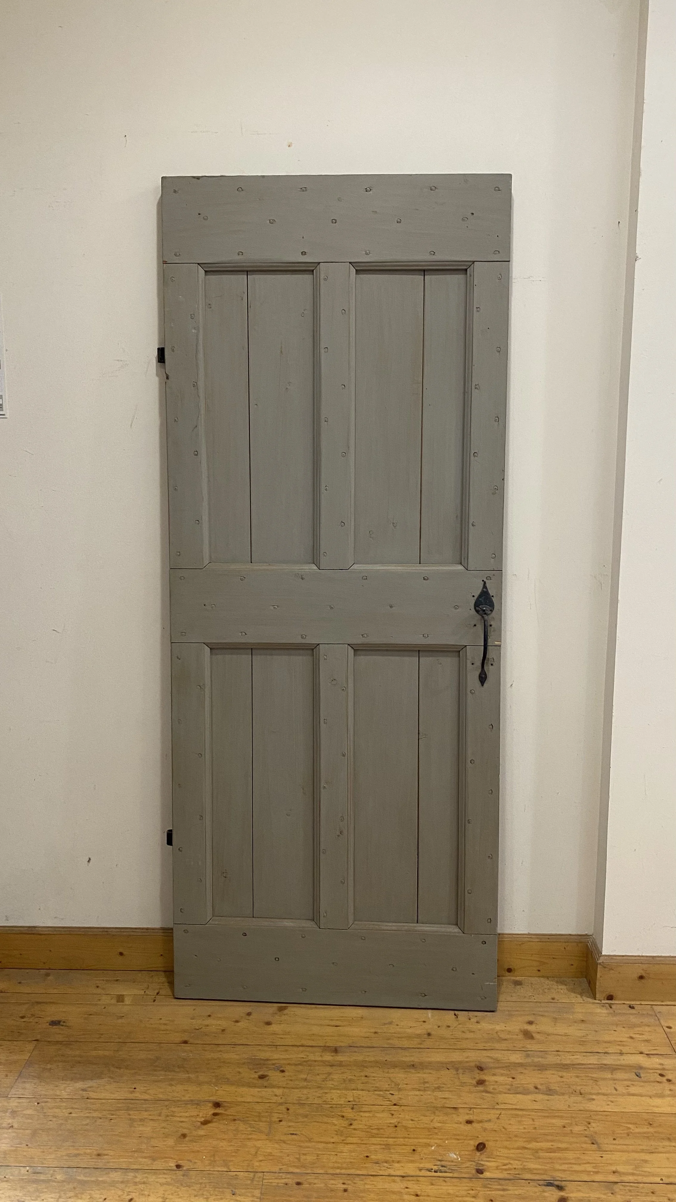 MAU-PO-003
Porte ancienne
H. 2030 × L. 810 mm
1 vantail
Peinture