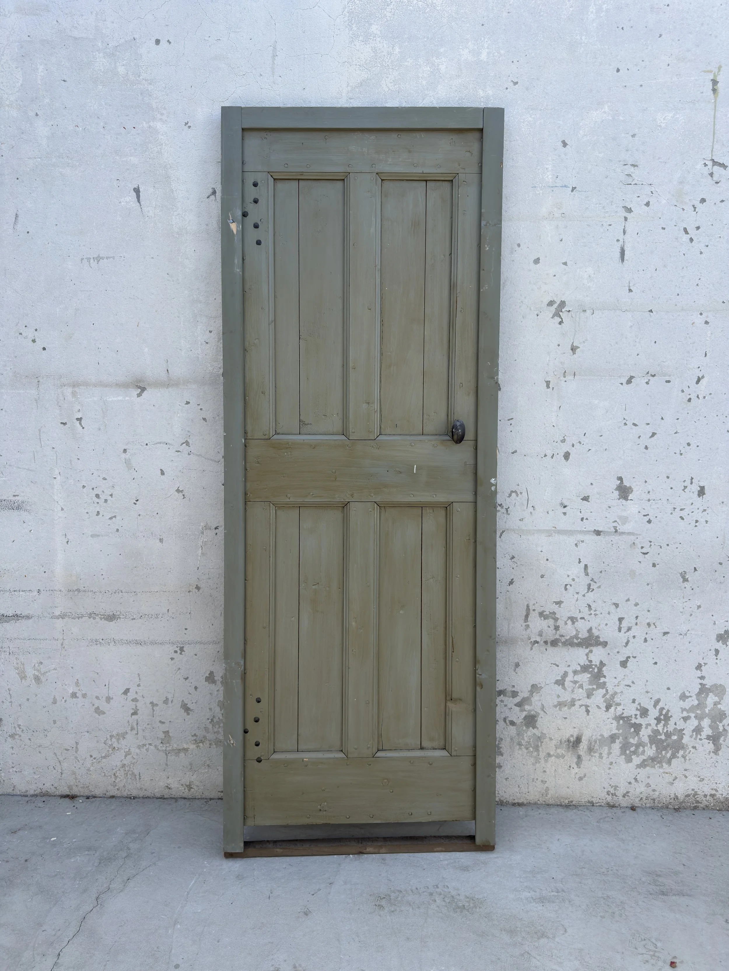 MAU039
Porte ancienne
H. 2000 × L. 700 mm
1 vantail
Brut