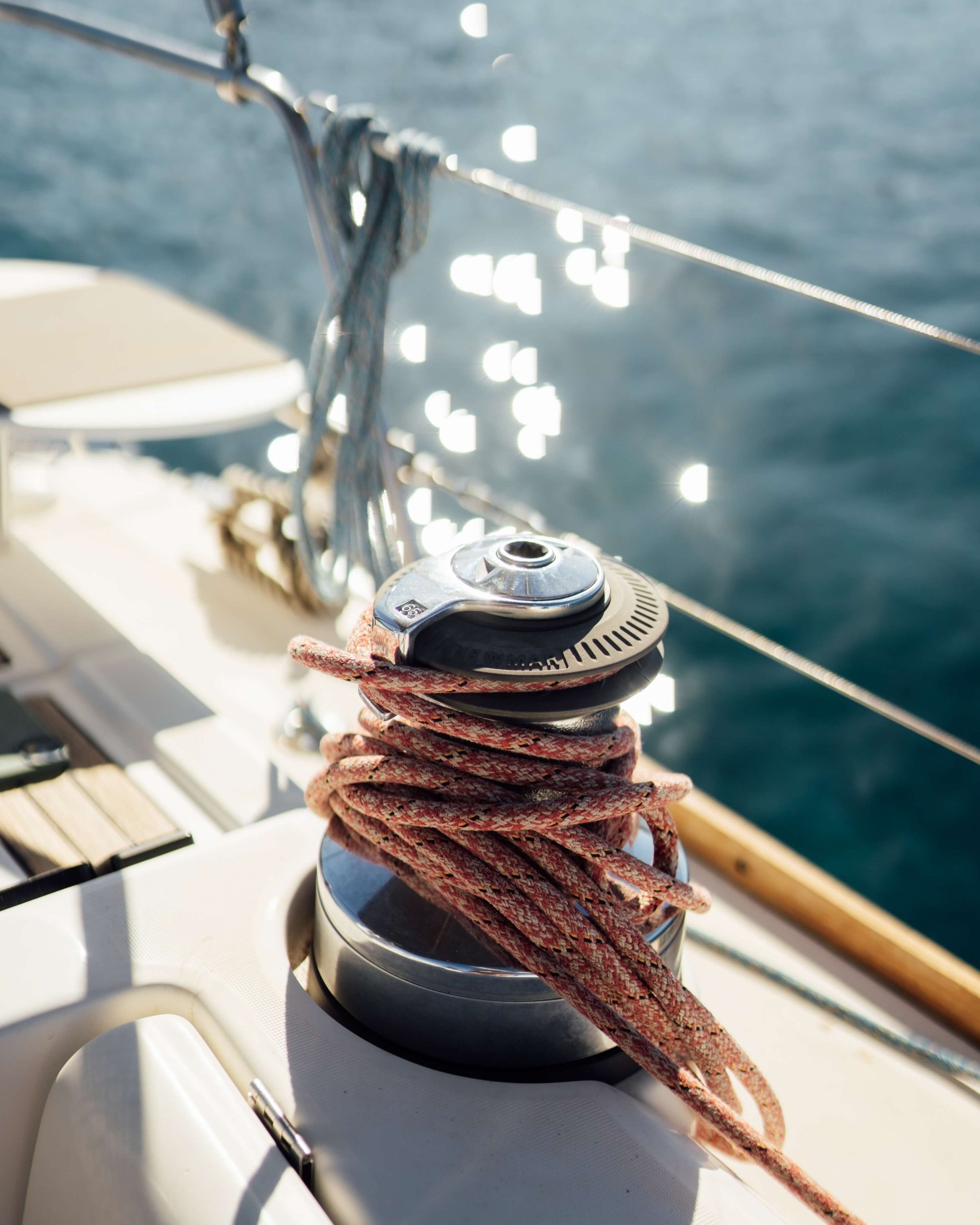  Top-tier Equipment State-of-the-art navigation and safety features ensure smooth and secure sailing, along with professional snorkel equipment.