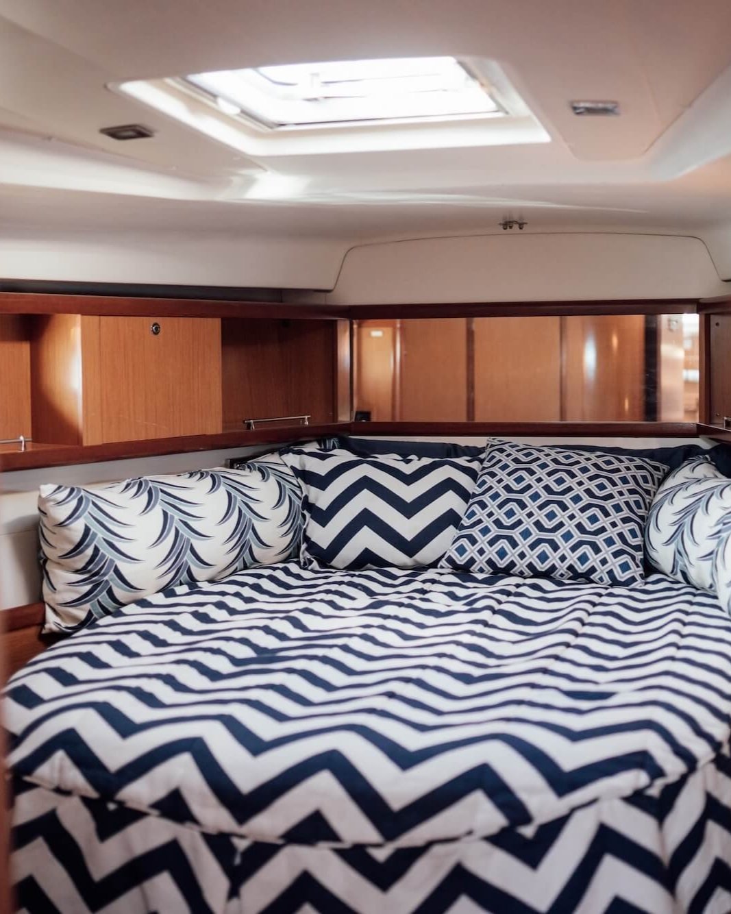  Unparalleled Comfort Take advantage of the air conditioning in the main cabin and warm showers in the “Captain’s Quarters”. Our lounge area below deck is perfect for making a quick business call or needing a quiet space to rest, making sure all of y