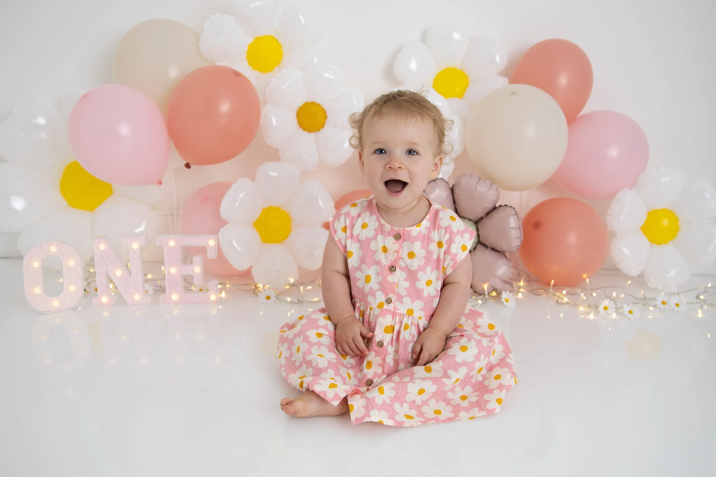 Millie Cake Smash-1.jpg