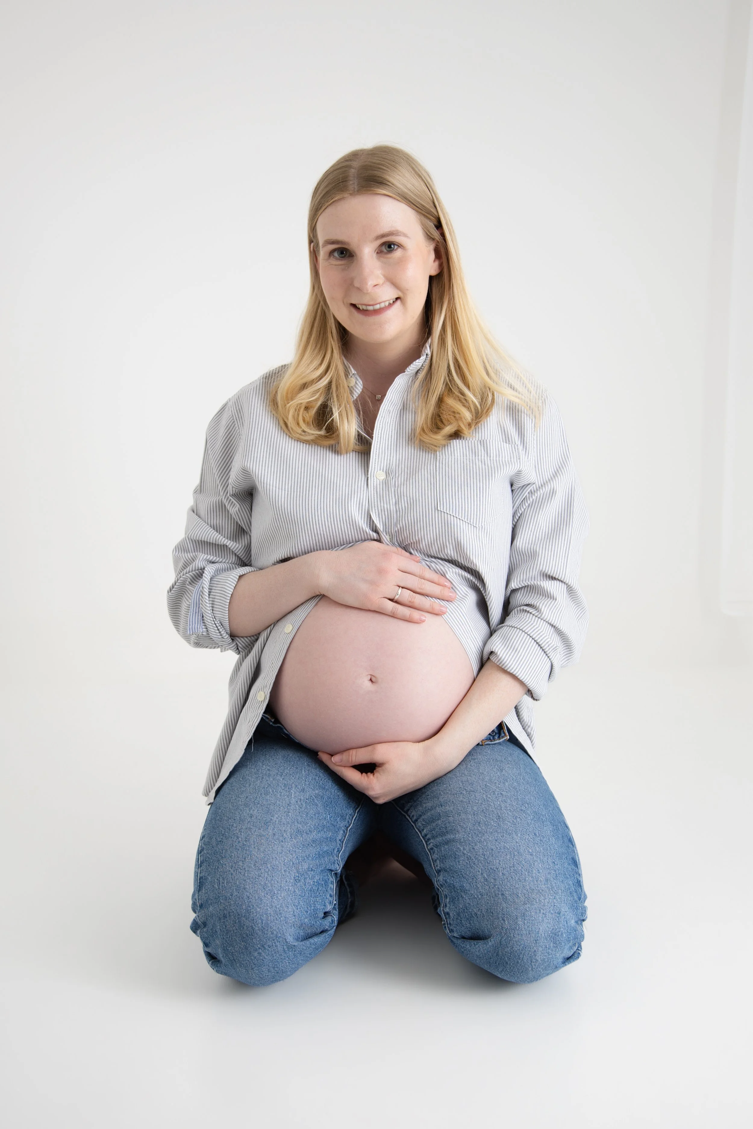 pregnancy-photoshoot-bump-out-newcastle.jpg