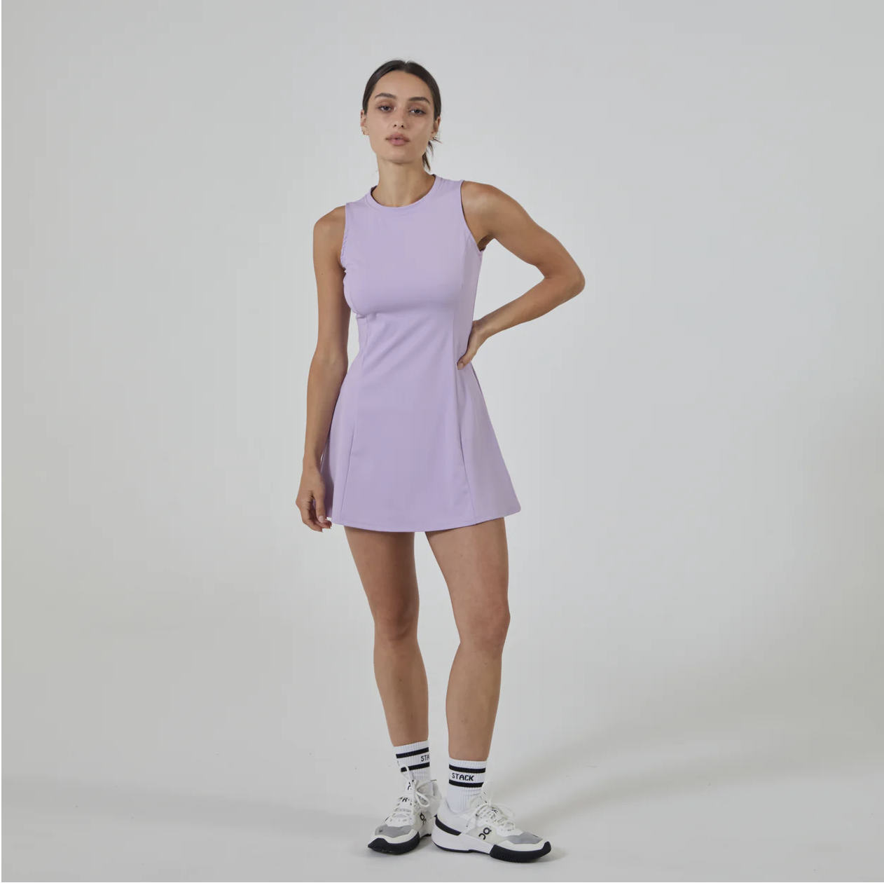stack_courtsidedress_greeter