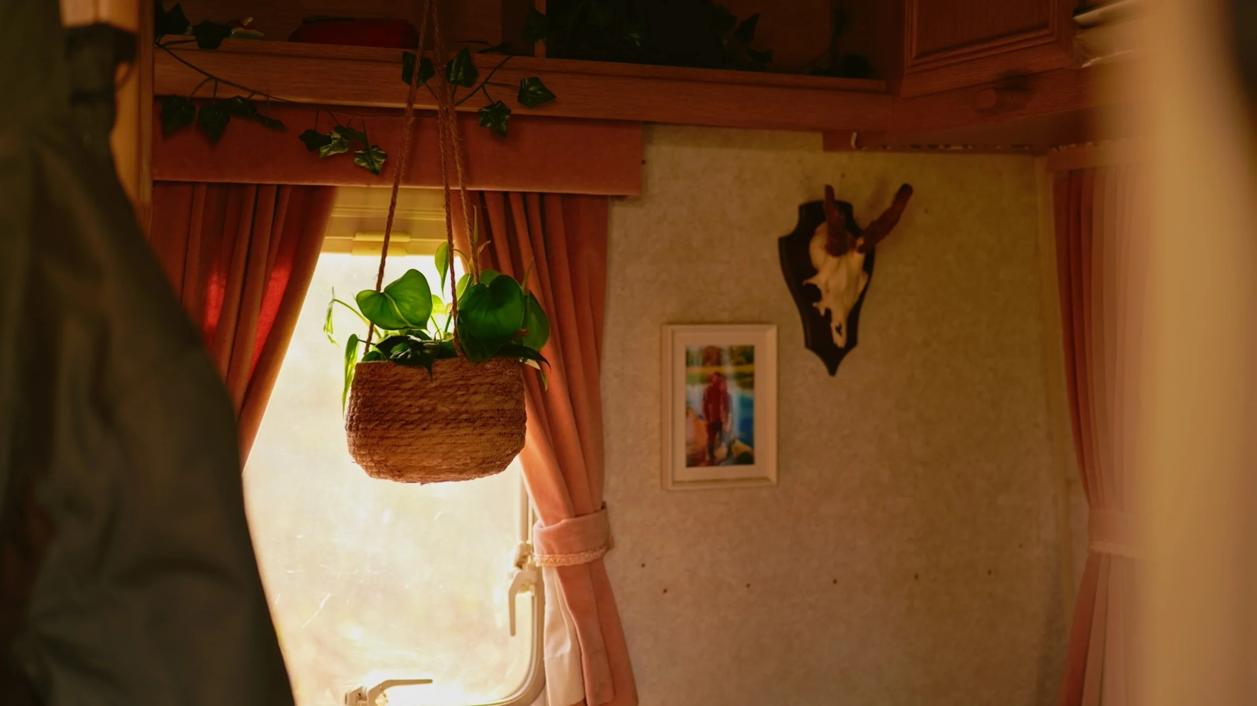 Still 2025-11-23 095519_8.1.22_8.1.20-min.jpg