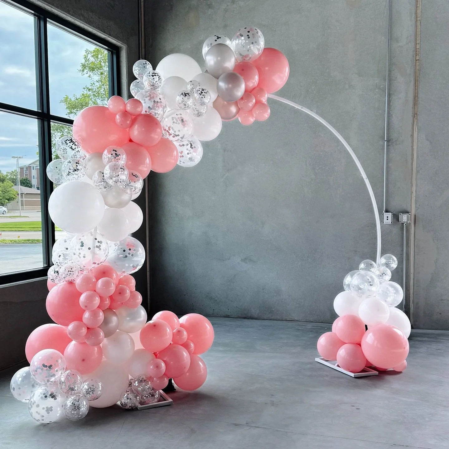 Kicked off graduation with this pretty in pink circle hoop garland! 💕🪩🎓

Visit our website to book your next party 🔗 Link in bio!