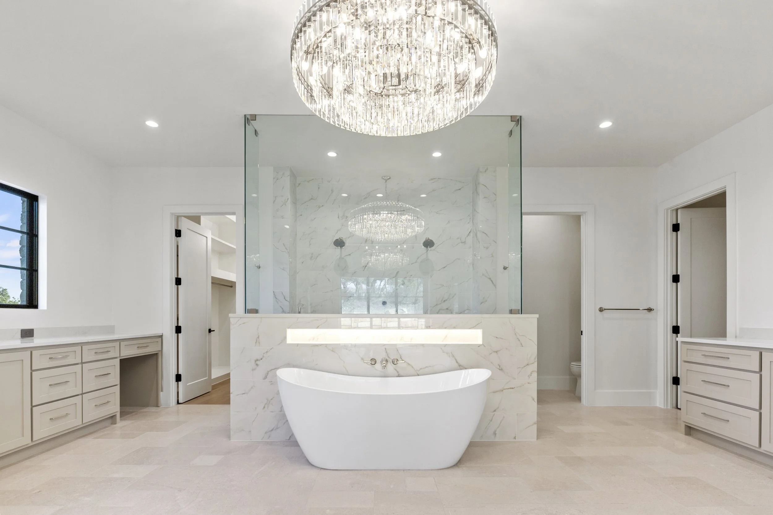 Hageee-tub-chandeleer-1.jpg
