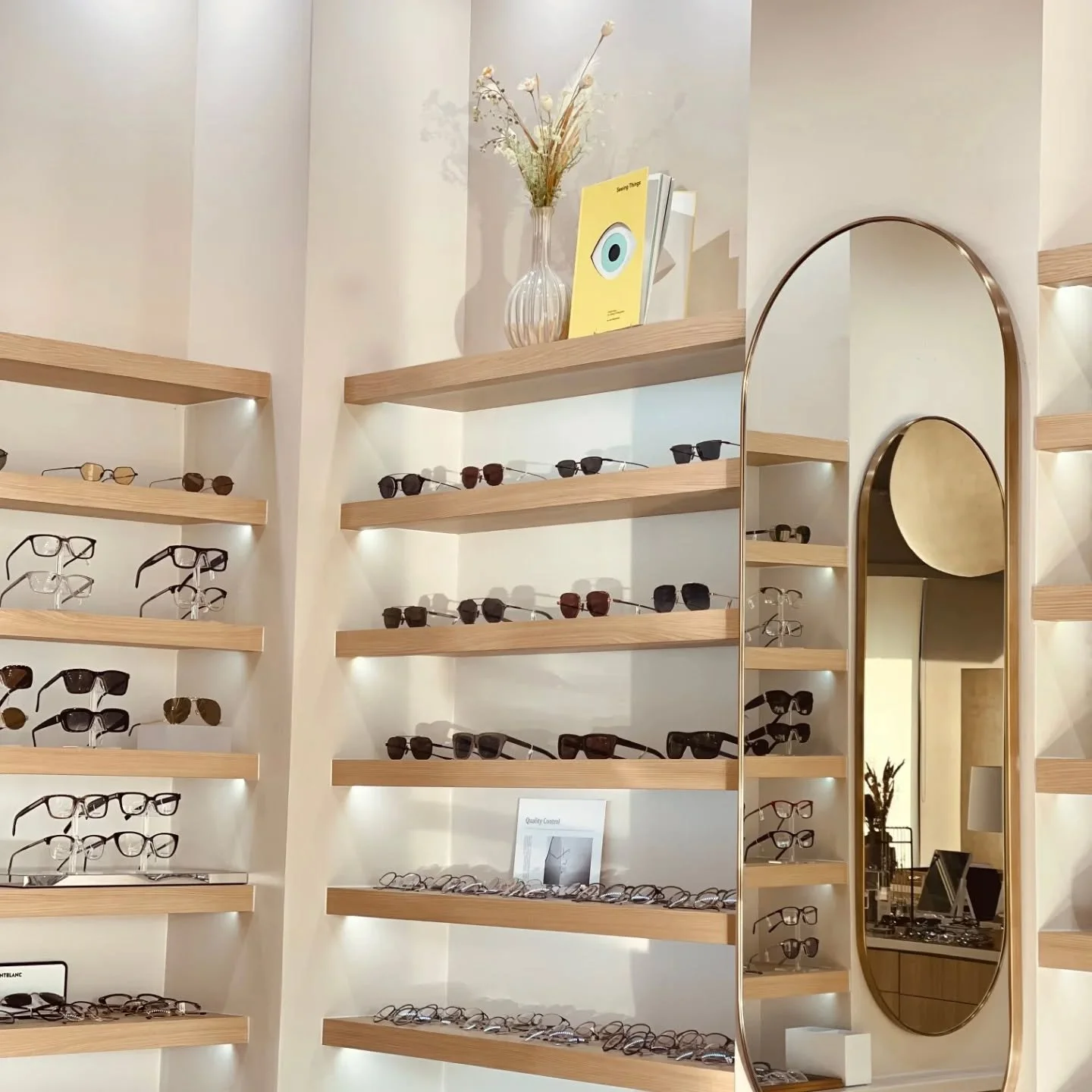 The season is changing 🍂 
The air feels softer, the light feels warmer. 

Just like the weather, our eyes also deserve a moment of comfort. 
A pause from screens, a breath of rest, 
and the care that keeps them clear and healthy 👓🌿 

Take this sea