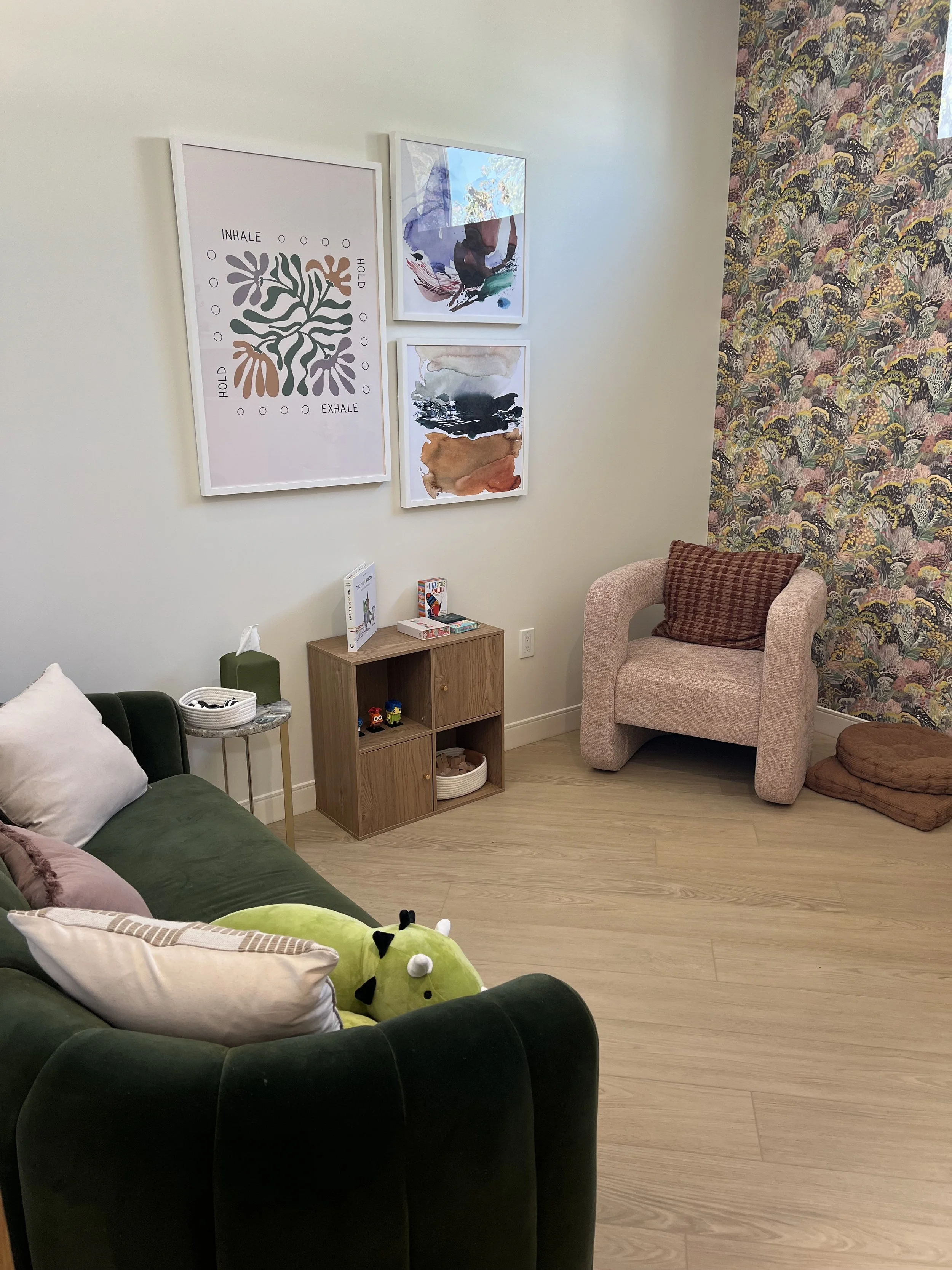 Warm and welcoming therapy room at Kesher Psychological Services for children, teens, and adult sessions