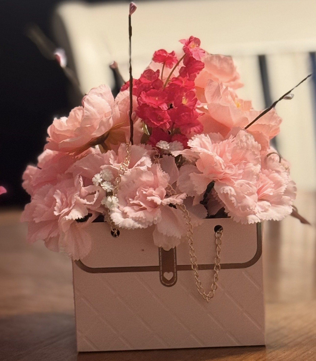 Light pink purse light pink flowers.jpg