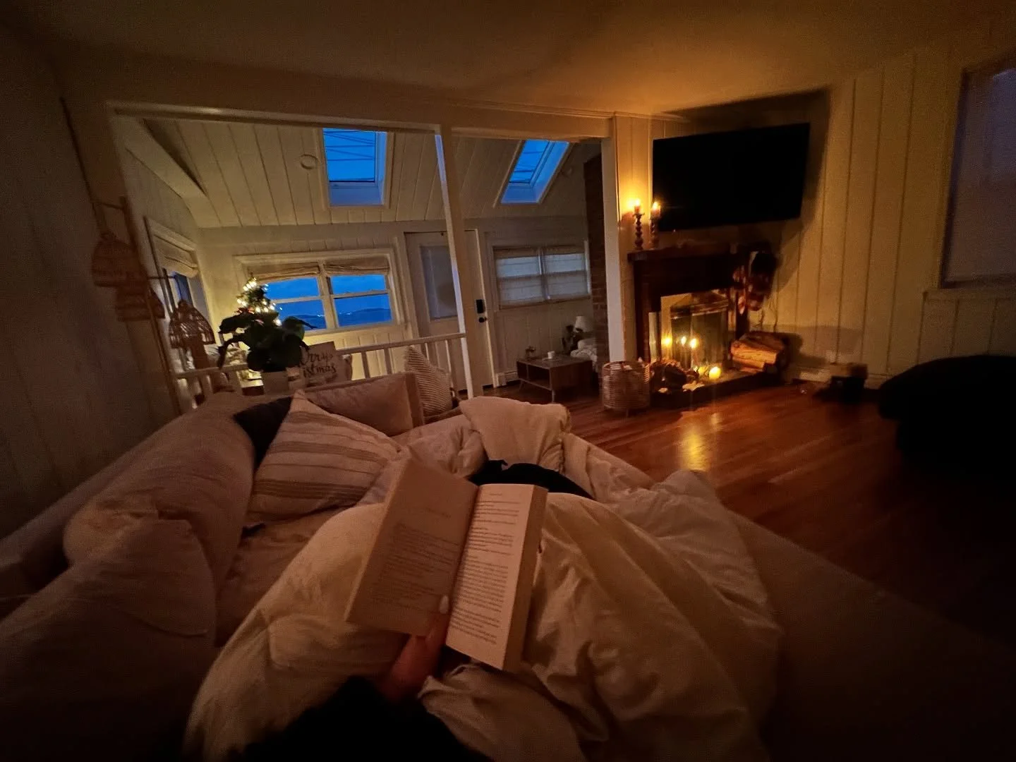 Really calling in a soft life in 26&rsquo; so getting started early 
📚 books. 🥘 baking. 😇 4:44