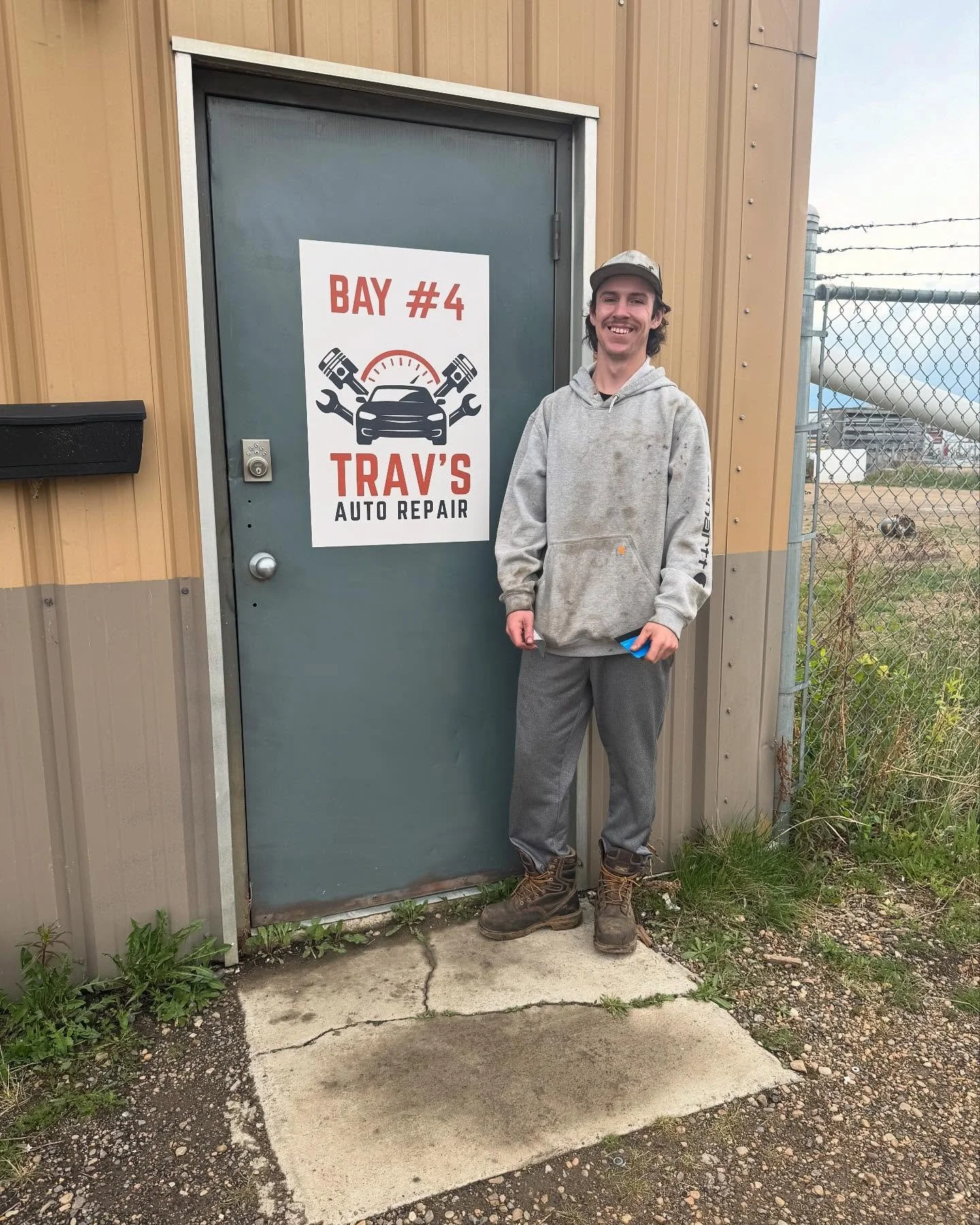 Door sign is up! Things are coming together👏🏼🧰