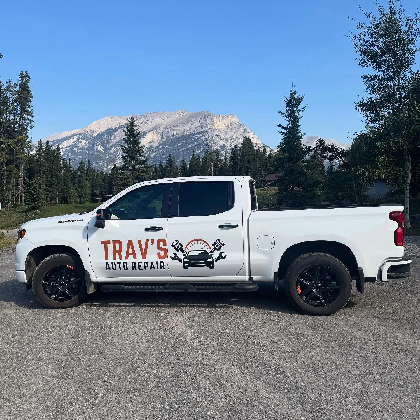 Thanks for your patience everyone! We are back in the shop tomorrow after taking some time off post-wedding🍻🏔️💍