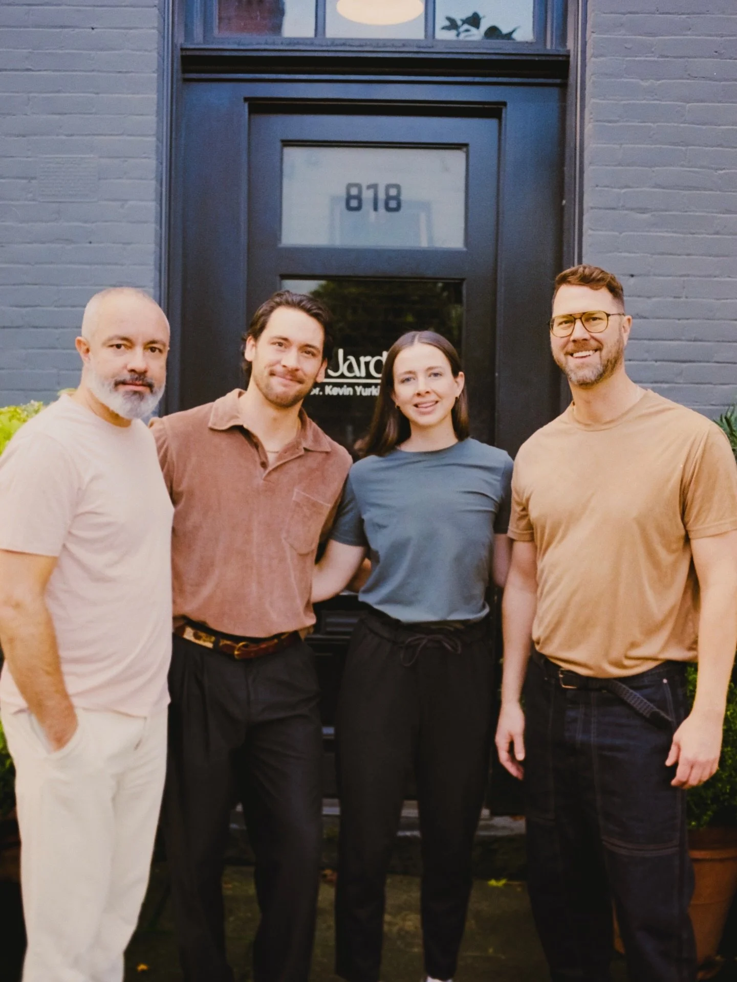 Happy Holidays from our cute little clinical team at Jardin!

This year has been one for the books and we are so grateful to each and every one of you who have included us on your healthcare journeys. 

#portlandwellness #health #artstudio
