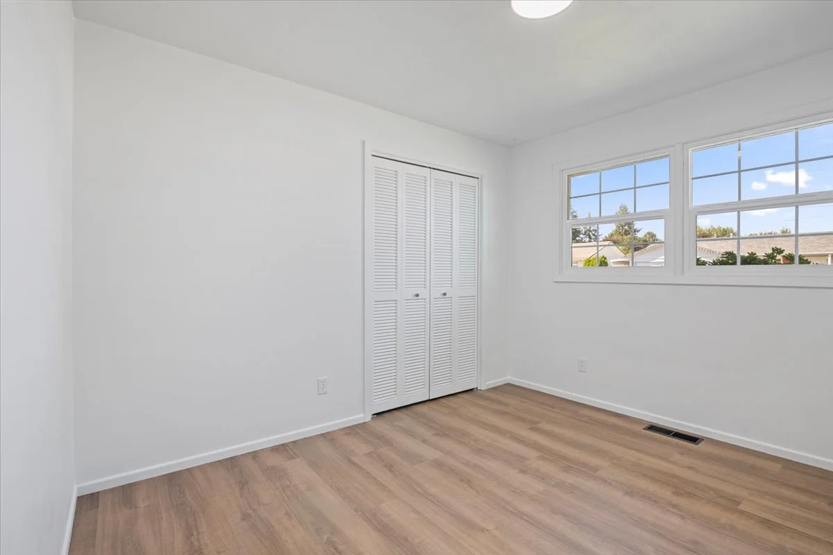 22-Bedroom 1.jpg
