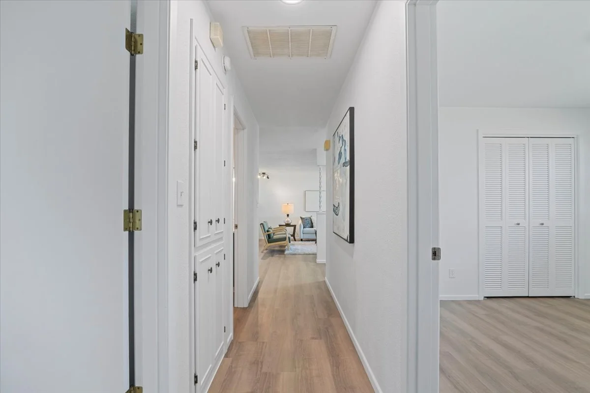 26-Hallway.jpg