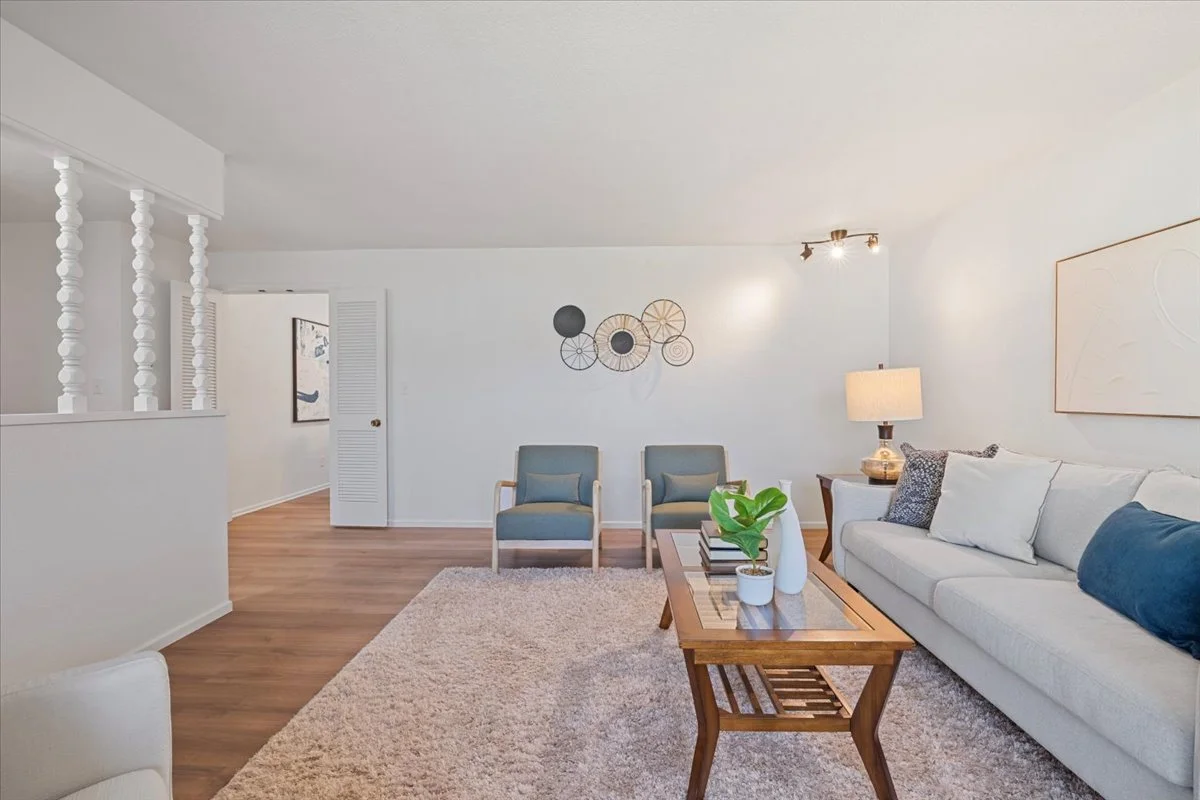 08-Living Room.jpg