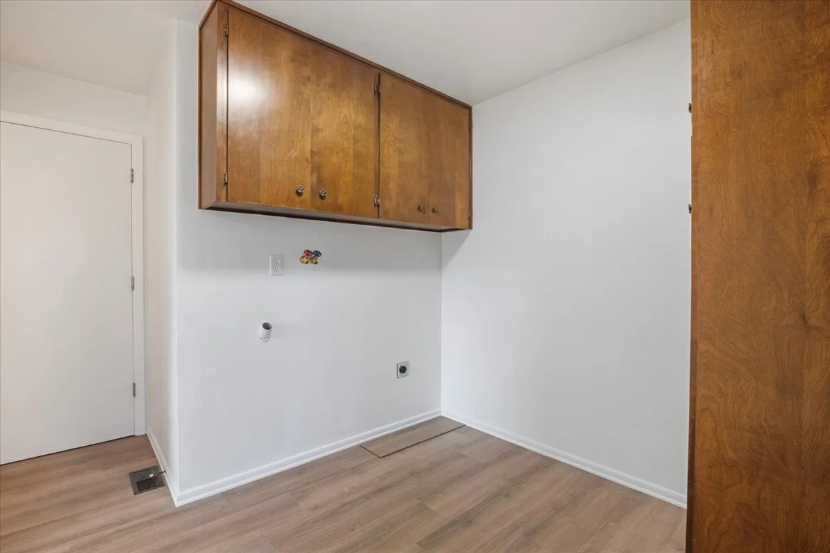 28-Utility Room.jpg