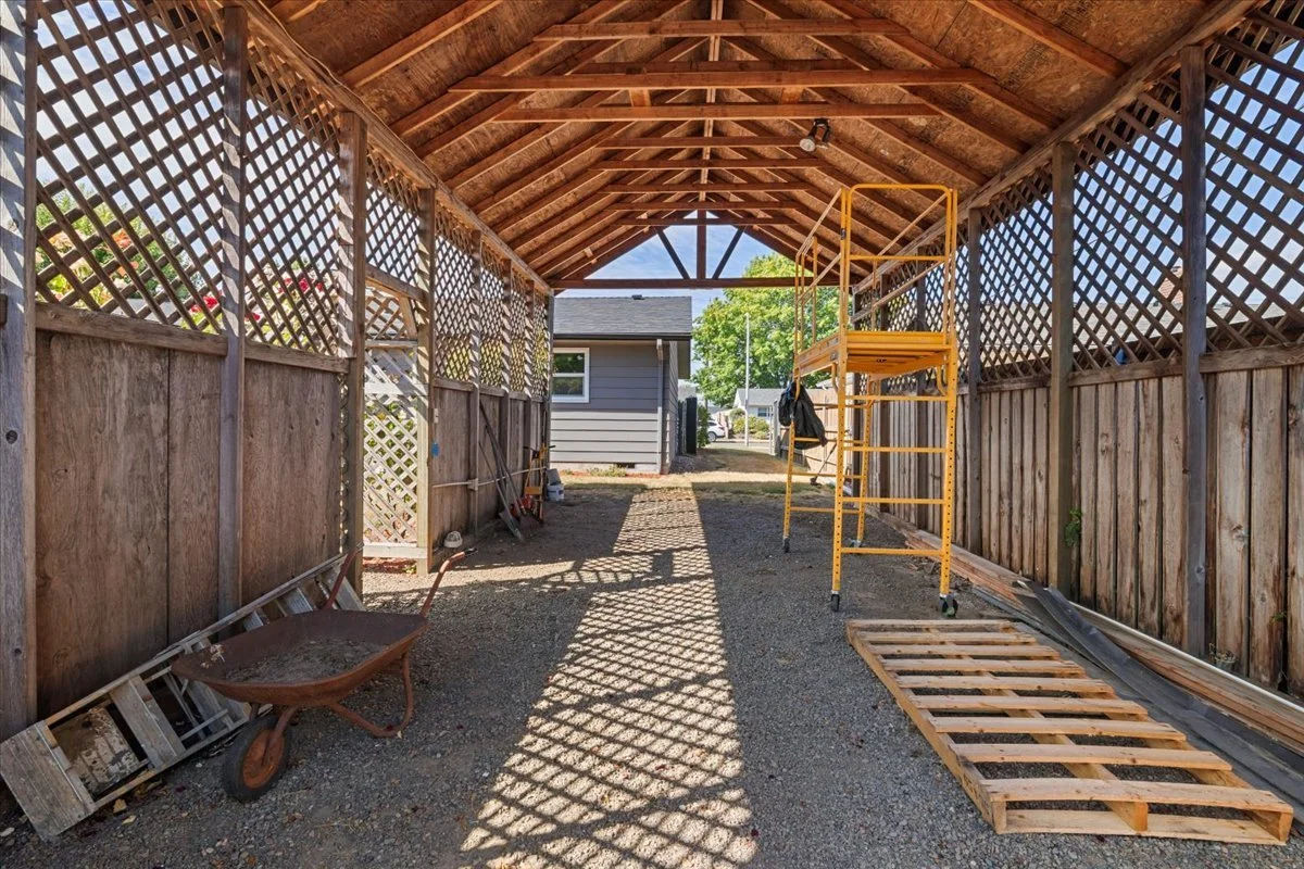 36-Side Building.jpg