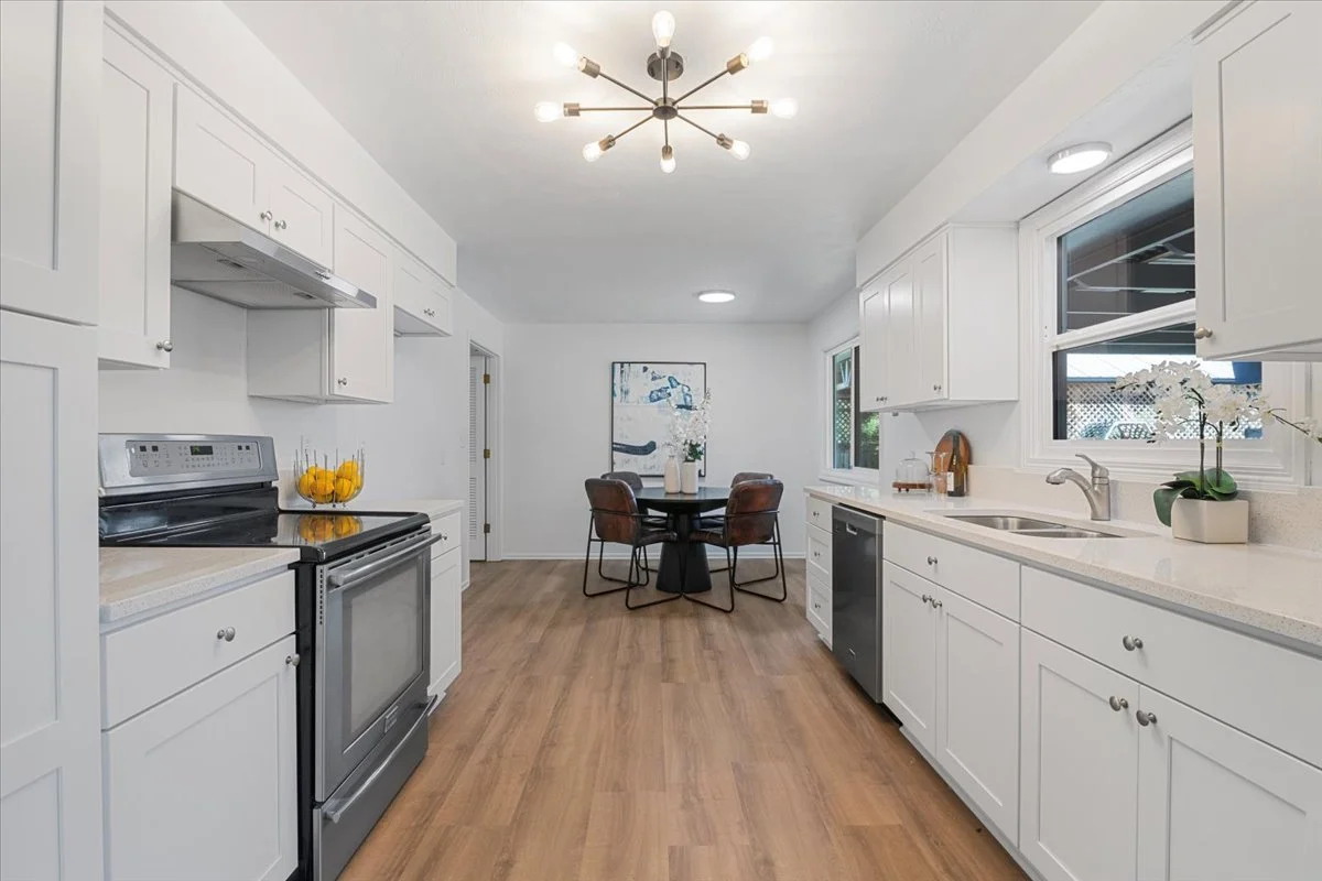 13-Kitchen.jpg