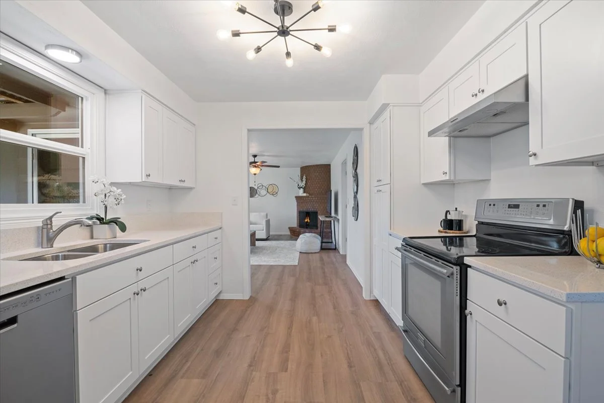 11-Kitchen.jpg