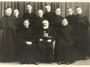 1938