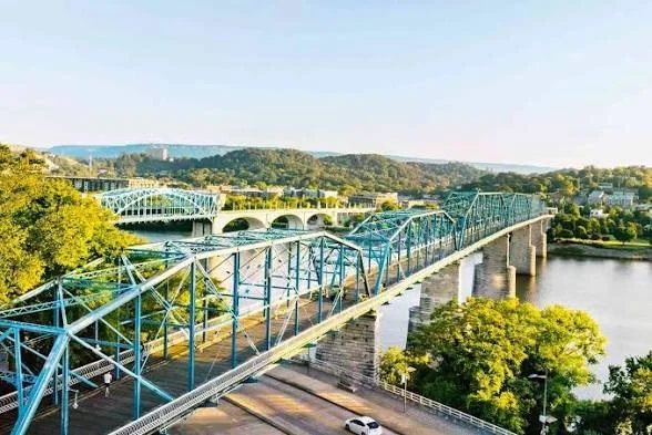 Market Street Bridge Downtown Chattanooga Therapy with green nature close to East Ridge, Red Bank, Hixson and surrounding communities.