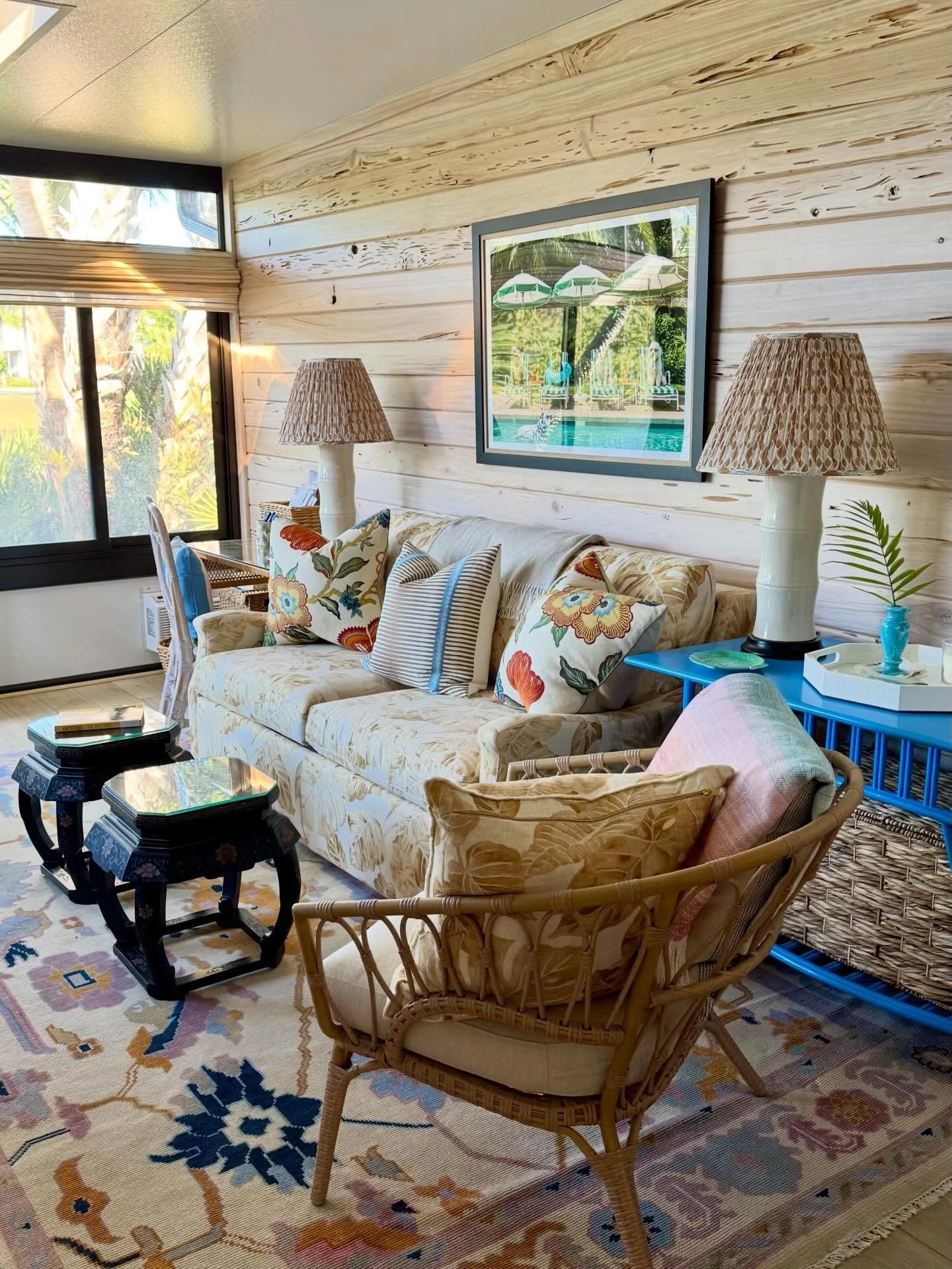 ☀️☀️☀️☀️No sunscreen needed in this cozy space. A little Sunroom goes a looong way☀️☀️☀️☀️
