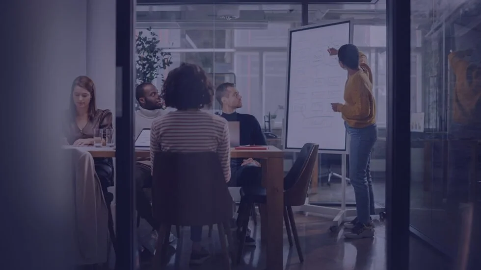 Fractional CMO vs Agency. Which one is your Marketing Matchmaker?