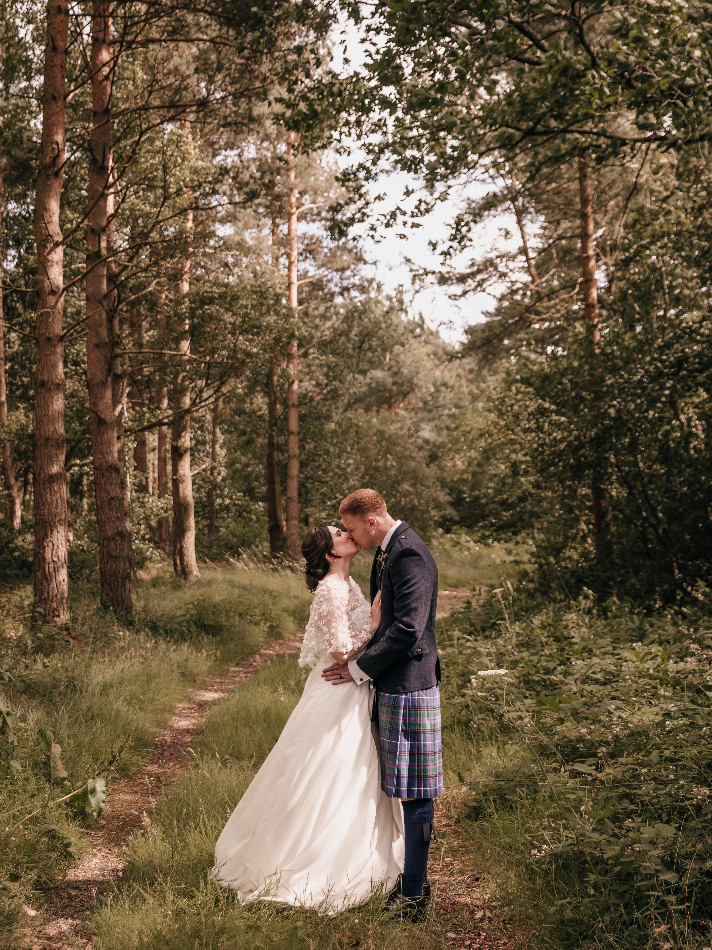 Eliise-Mark-Healey-Barn-Weddings-Jules-Barron-2023-410.jpg