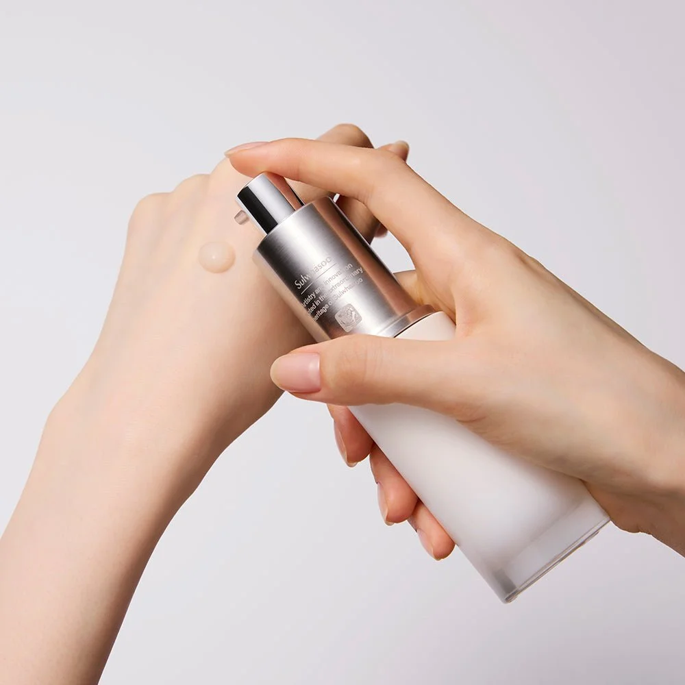 product_images_1731393783.TUS_Serum_Texture_with_hand_1_20cb75df-3802-445d-9276-3372f258451b.jpg