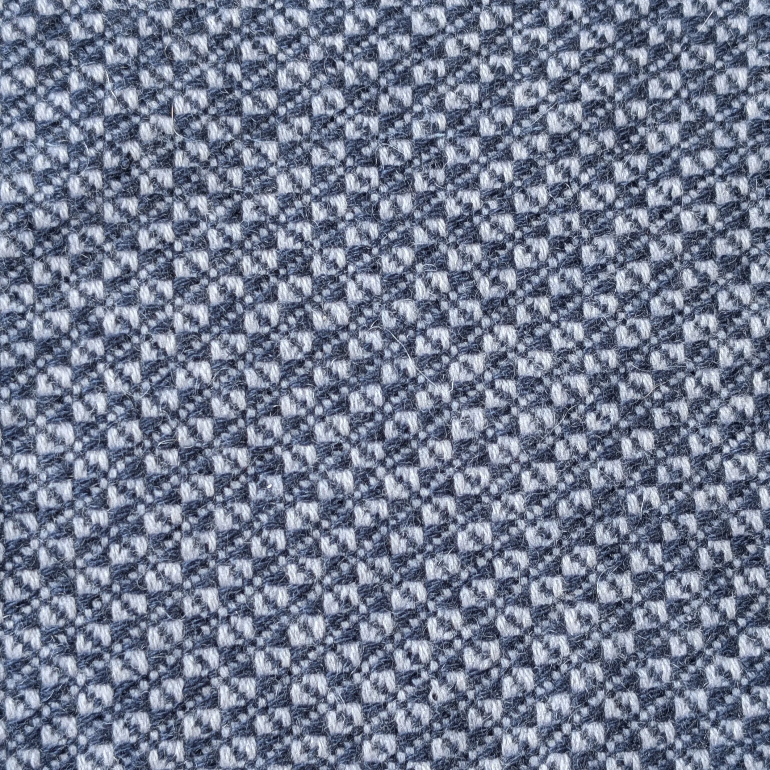 AC017 E