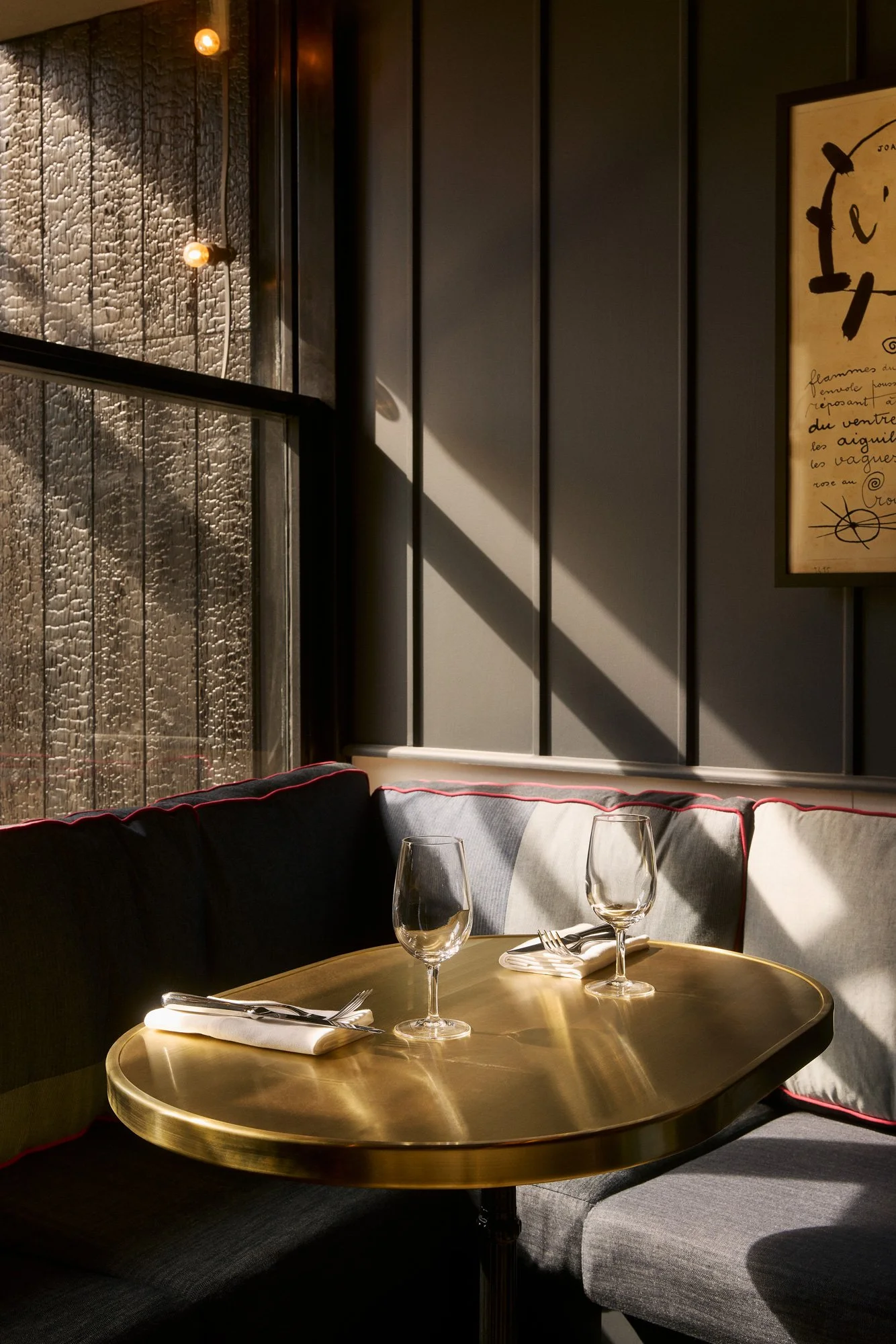 Photo de l’intérieur chez zinqué Paris, restaurant franco-californien