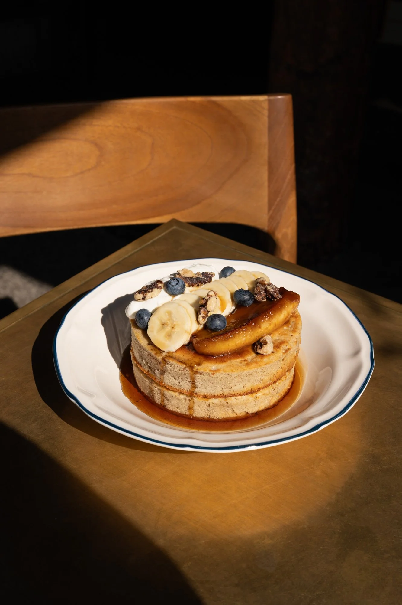 Photo des pancakes à la banane et au sarrasin chez zinqué Paris, restaurant franco-californien