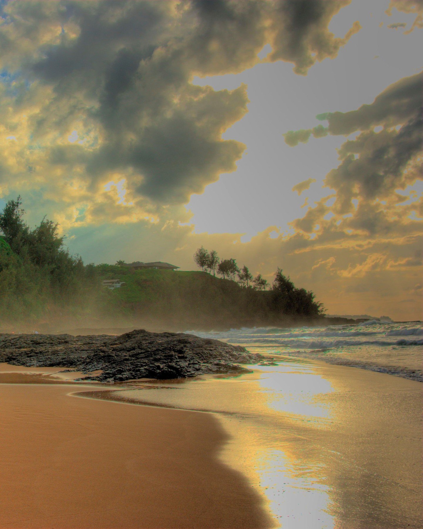 Secret Beach in Kauaʻi, also known as Kauapea Beach, is a stunning hidden stretch of coastline on the island&rsquo;s north shore. 

It requires a short but steep trail hike down, which helps keep it less crowded than many other beaches. Once you arri