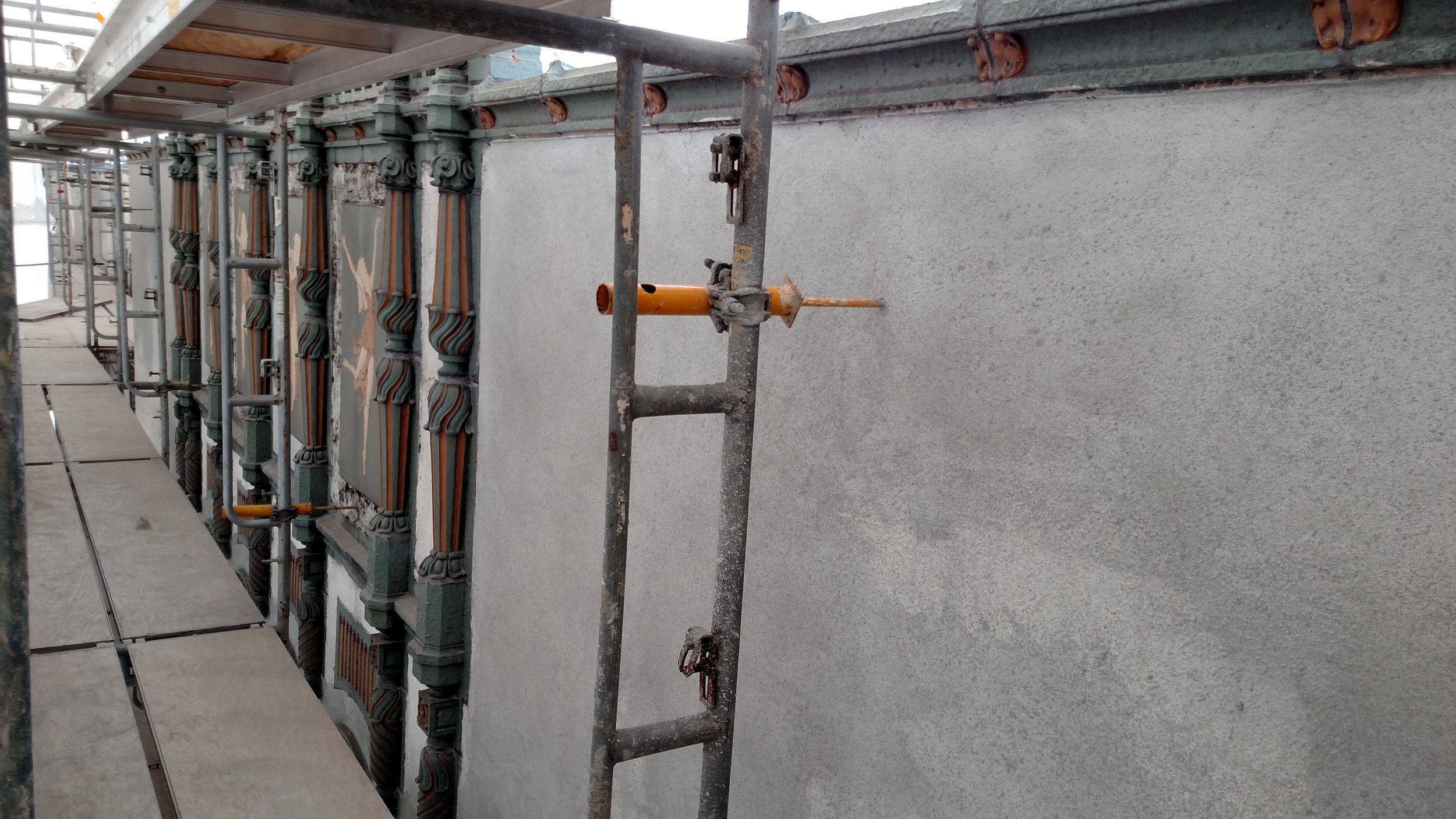 Kerry Hall Scaffold and Dancers2.jpg