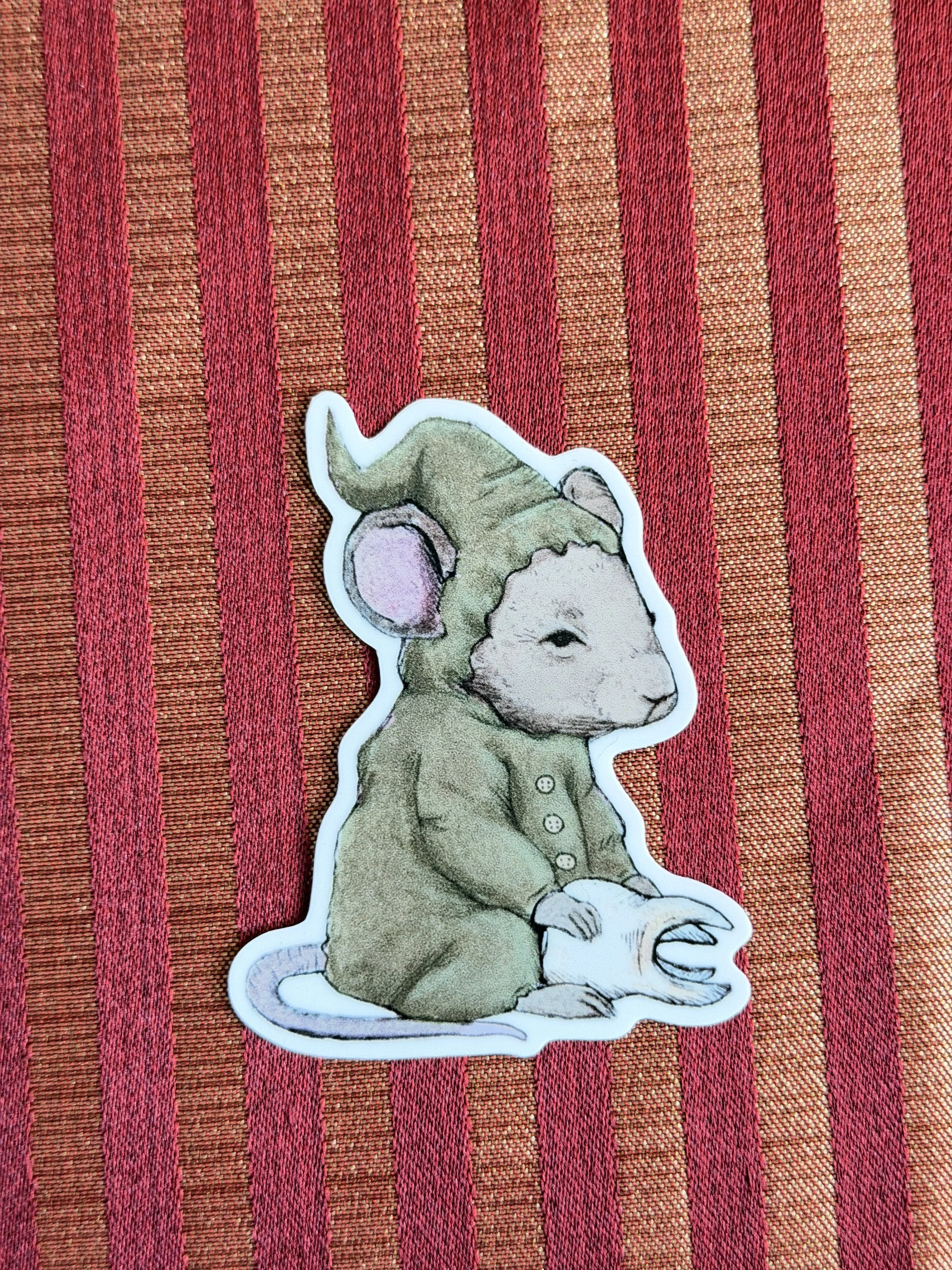 Green hood mouse