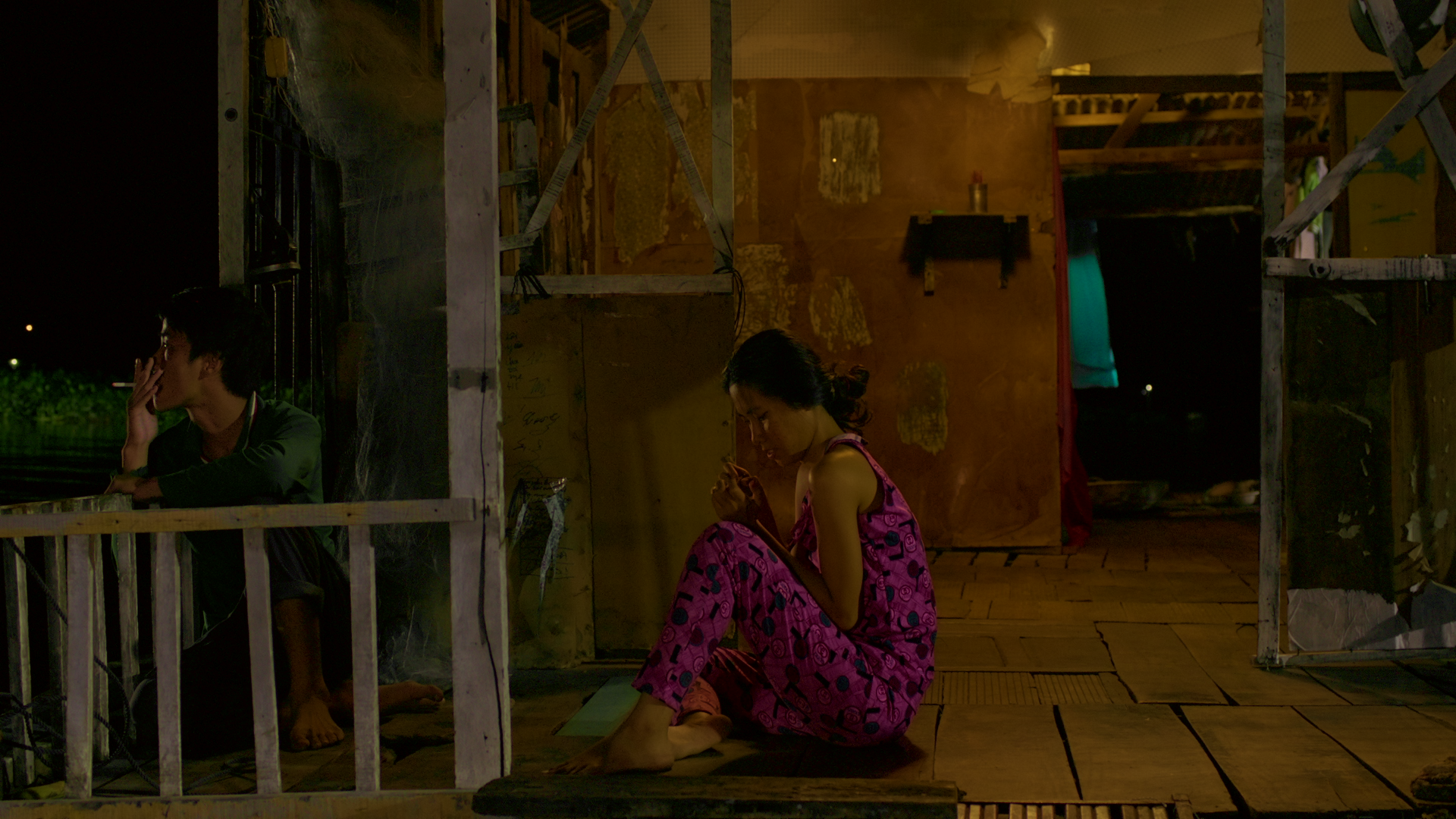 Mai Huyền Chi - Lụa / The River Runs Still