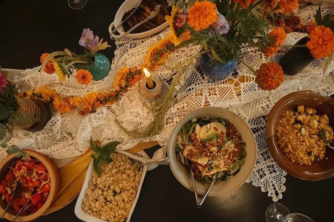 Shared a newsletter yesterday detailing my last handful of bread bakes this month before maternity leave/Tooth Butter dormancy. On that note, last normal Pantry Bread One-Off goes live this morning at 10am on my HotPlate. 

I am a big ol bag of emoti