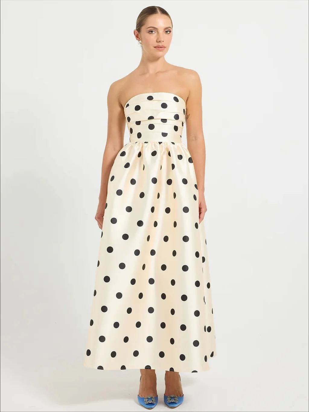 This beauty has been on preorder and has finally arrived 😍 Labeled a size 10, but the generous fit makes her perfect for a size 10 with a fuller bust or even a size 12.

She&rsquo;s destined to be a Derby Day fave &mdash; don&rsquo;t miss your chanc