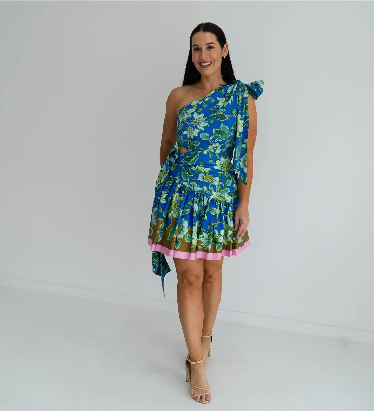 &bull; FOR HIRE &bull;

ALEMAIS - WINNIE ONE SHOULDER MINI
Size 10
Hire Price: $125

RRP: $625

#dresshiretownsville #dresshireaustralia #supportlocaltownsville #smallbusinesstownsville #dresshiremackay #dresshirecairns #dresshirebrisbane #dresshirer