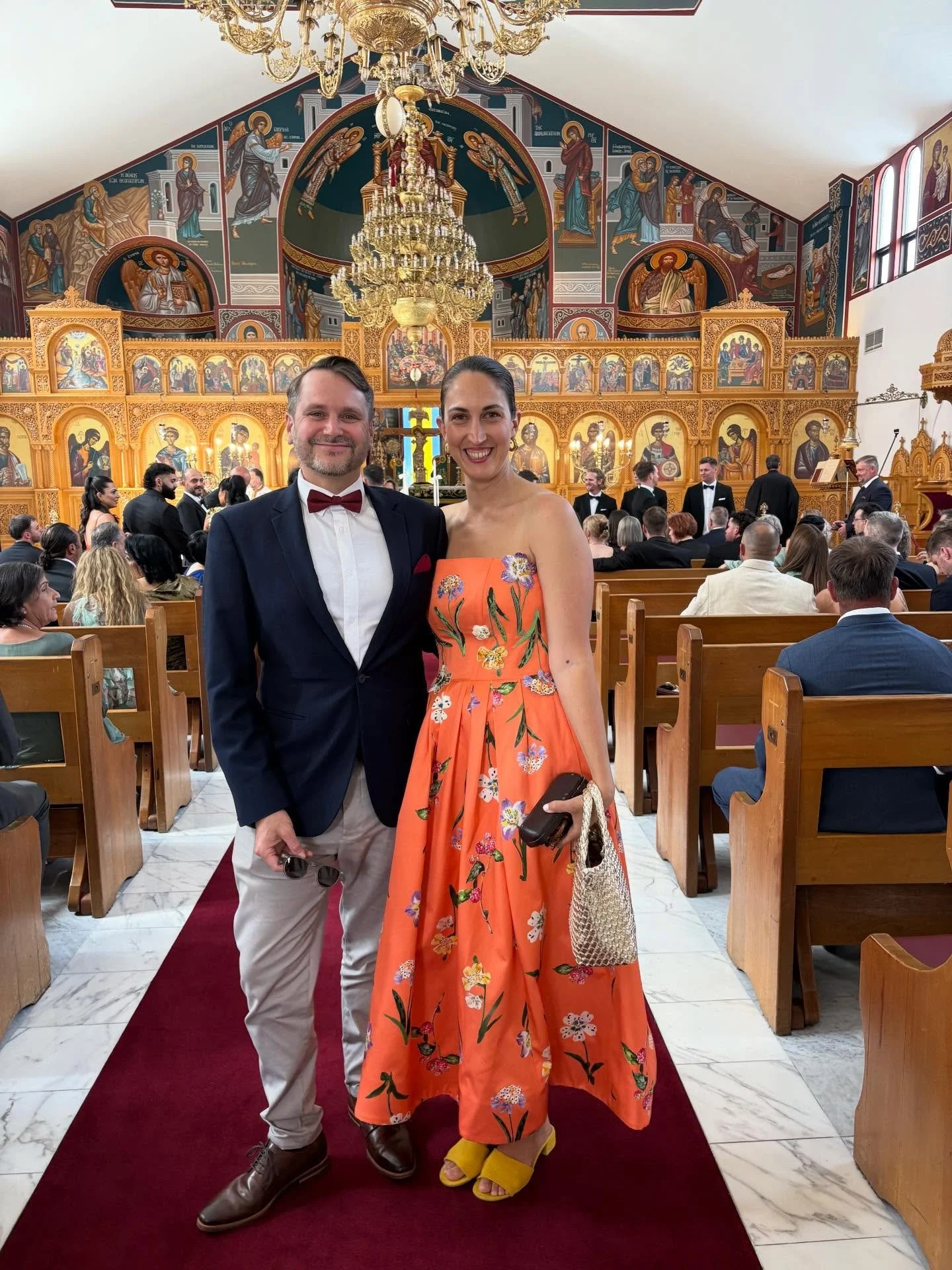 I&rsquo;ve been manifesting this @leolin_official moment and Olivia DELIVERED. The colour, the print, the shoes&hellip; I&rsquo;m dying over this look! 🍊💐 @olivia__evans__ 

#dresshiretownsville #dresshireaustralia
#supportlocaltownsville #smallbus