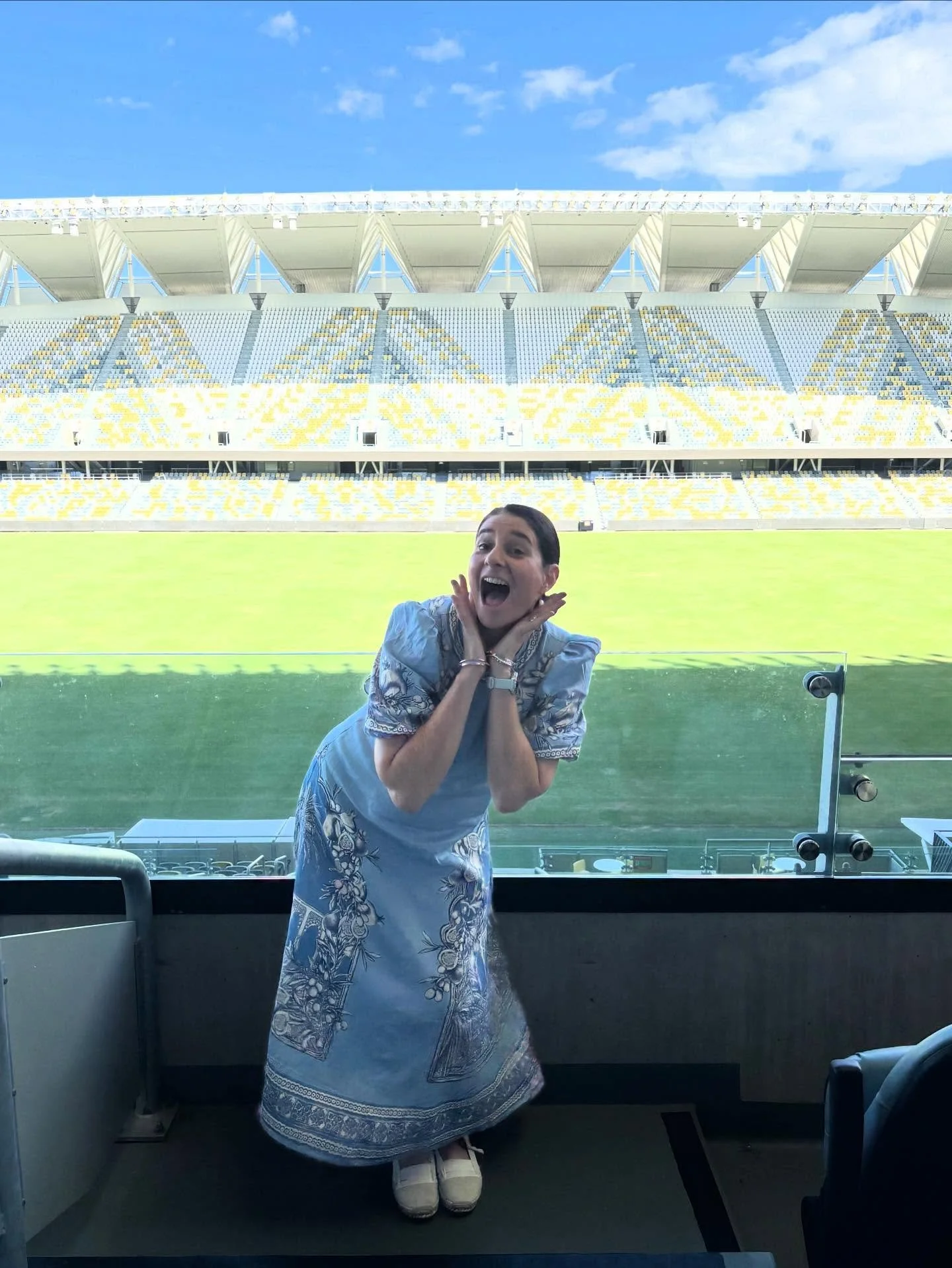 The beautiful Trina wearing our exclusive Alemais + La Sarina Villa Romantica Midi 🩵

#dresshireaustralia #dresshiretownsville #dresshirequeensland #alemais