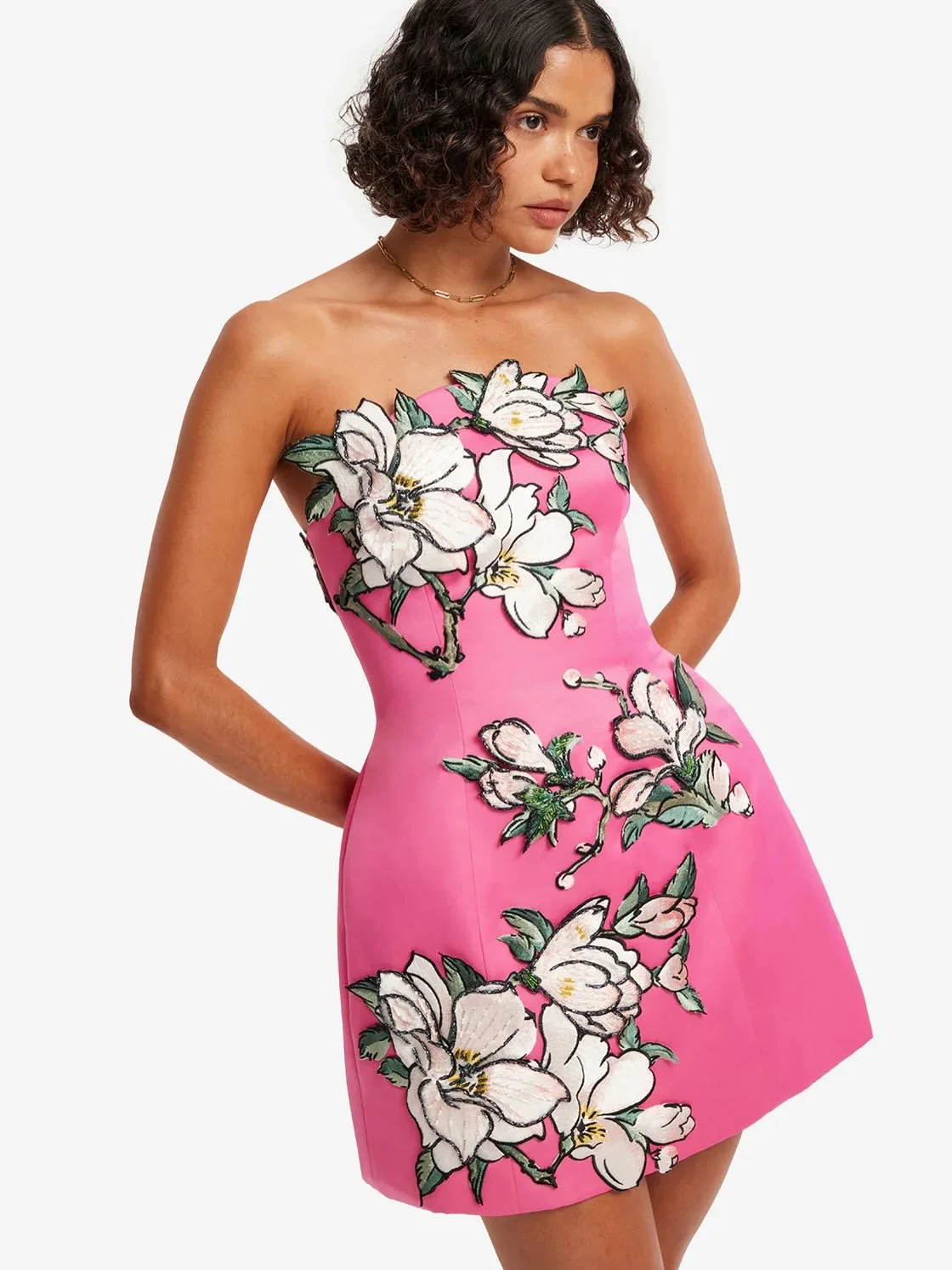 Eeeeeek! Leo Lin delivers every single time. We&rsquo;re obsessed with this gorgeous mini ✨

LEO LIN - ZARIA MINI - PINK
Size 8
Hire Price: $210

RRP: $999

P.S. This beauty is also available in midnight blue in a size 10. 

#dresshiretownsville #dre