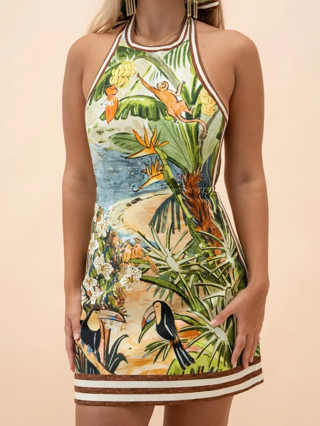 Just landed 🌴

ALEMAIS - TOUCAN TANGO HALTER
Size 6
Hire Price: $125

Bookings can be made directly via our website. 
www.thatdressingroom.com.au 

#dresshiretownsville #designerdresshiretownsville #supportlocaltownsville #dresshireaustralia #dressh