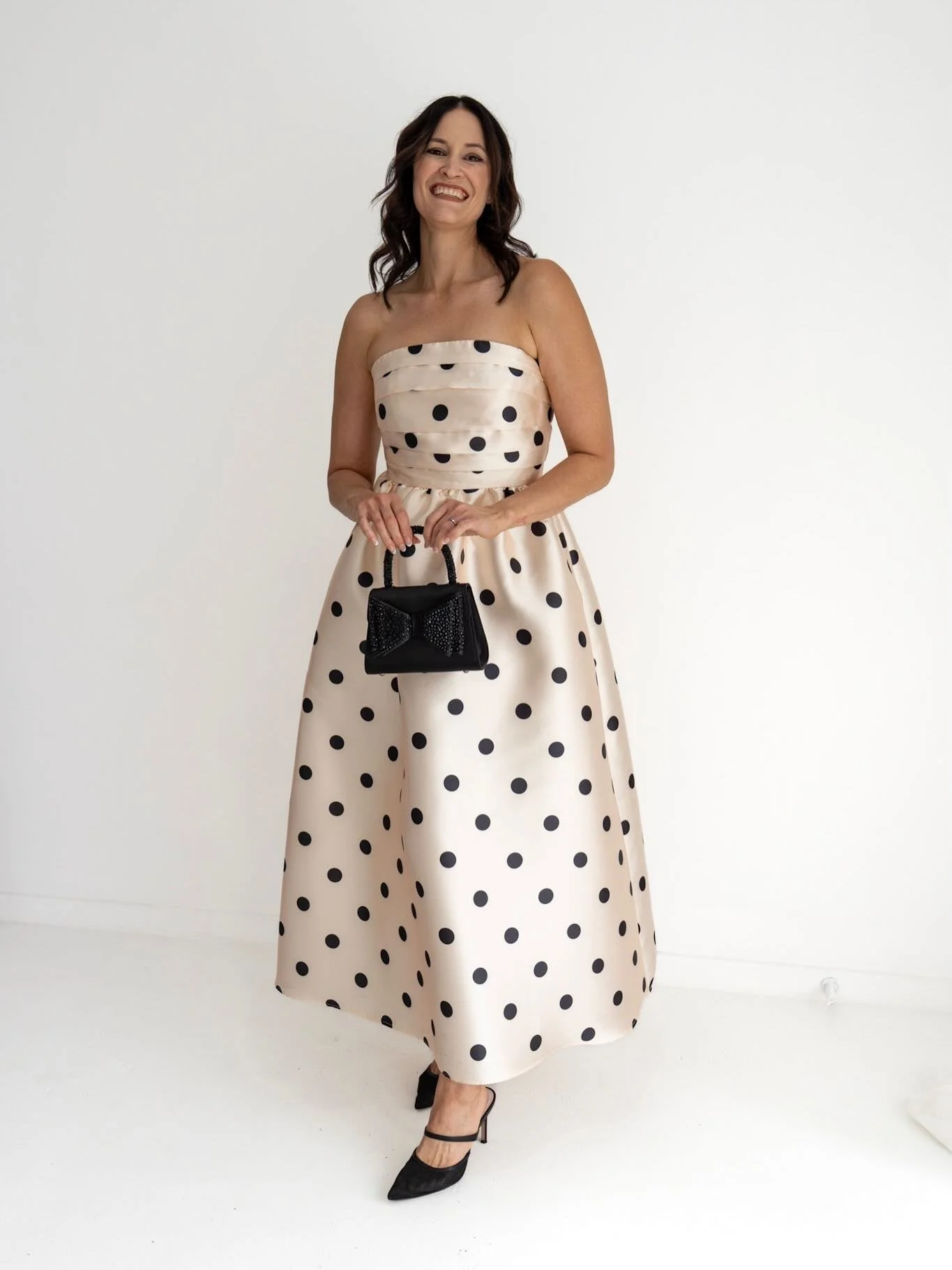 When in doubt, add polka dots! 🖤

PASDUCHAS - DOTTIE STRAPLESS MIDI
Size 10
Hire Price: $120

#designerdresshiretownsville #dresshiretownsville #supportlocaltownsville #dresshirequeensland #dresshireaustralia