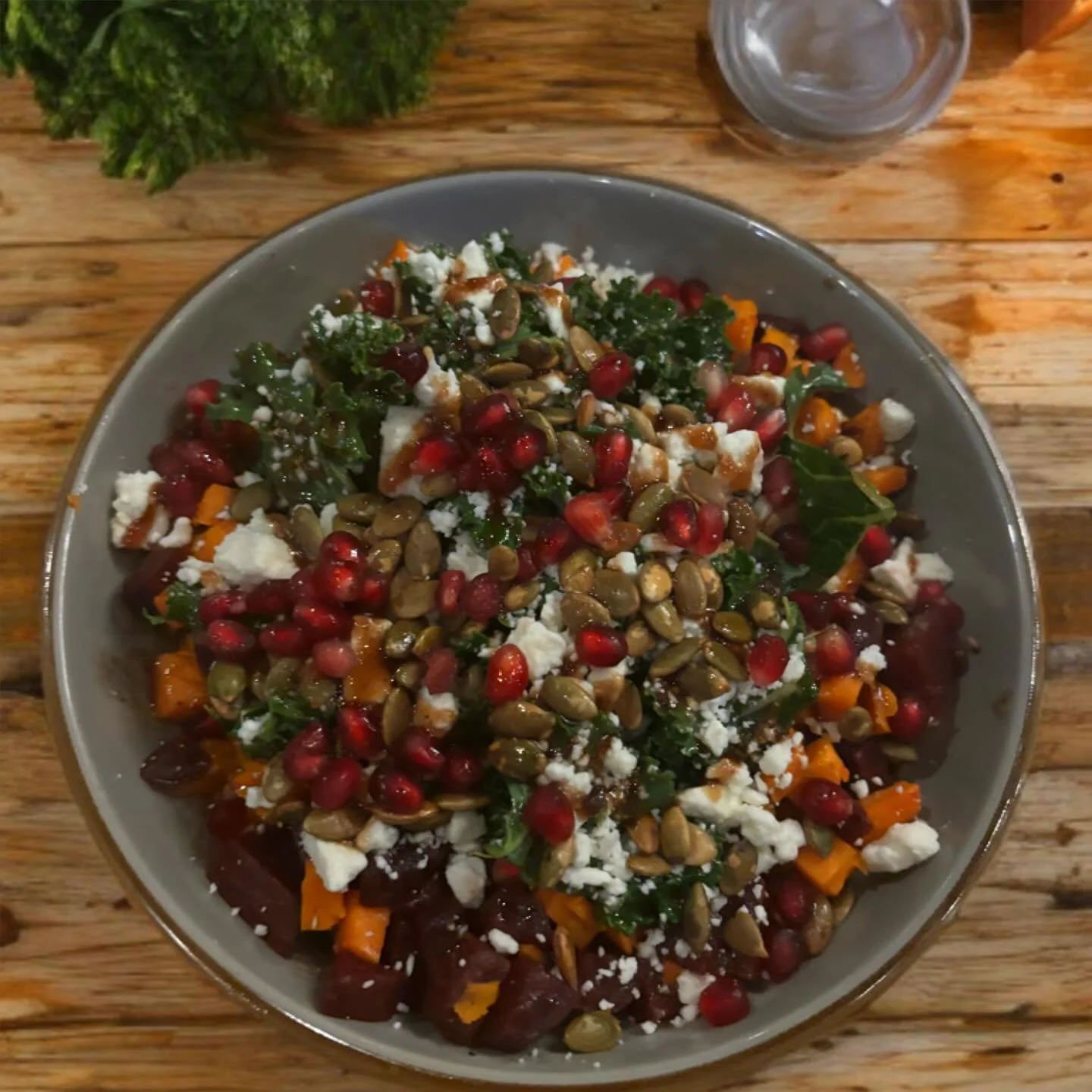 Meet our new Kale-a-Beat Salad 🥗✨
A rainbow of earthy goodness, crisp vibes, and all the cozy winter energy you need in one bowl. Bright, colorful, crunchy &mdash; your new cold-weather crush. #marineats #fairfaxopenforbusiness #saladideas #wintersa