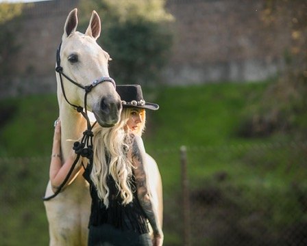 renting horses for photoshoots in LA.jpeg