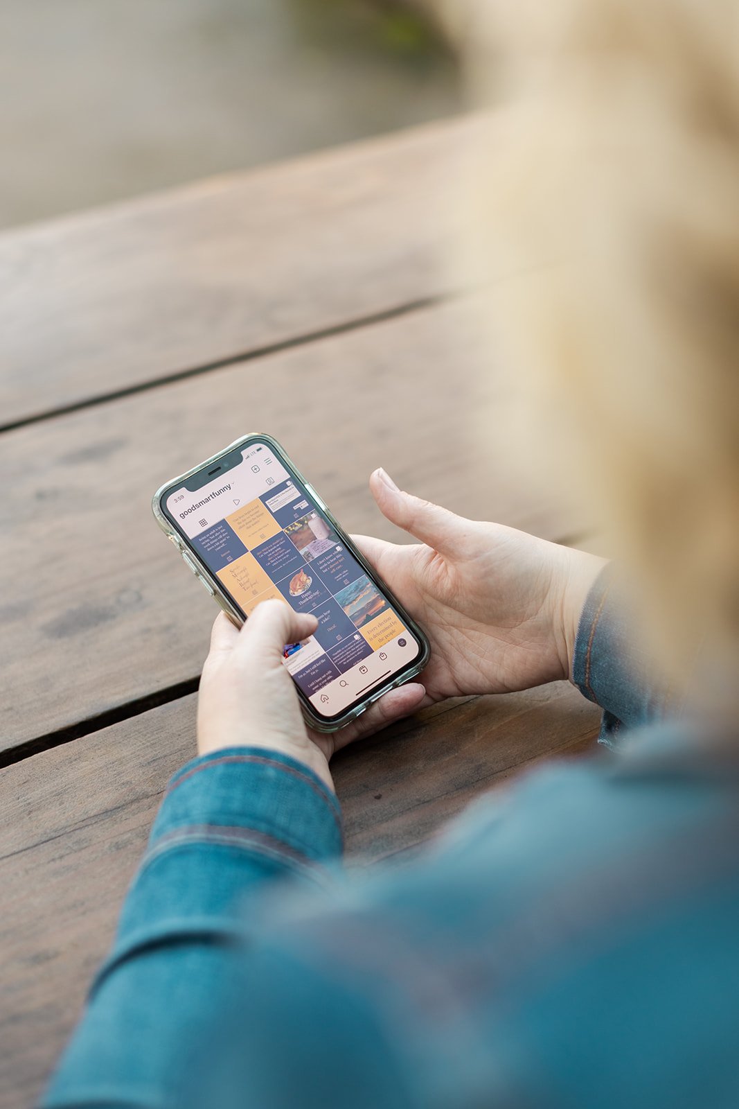 The Leadership Algorithm: How Social Media Shapes Decision-Making, Echo Chambers, and Authentic Leadership